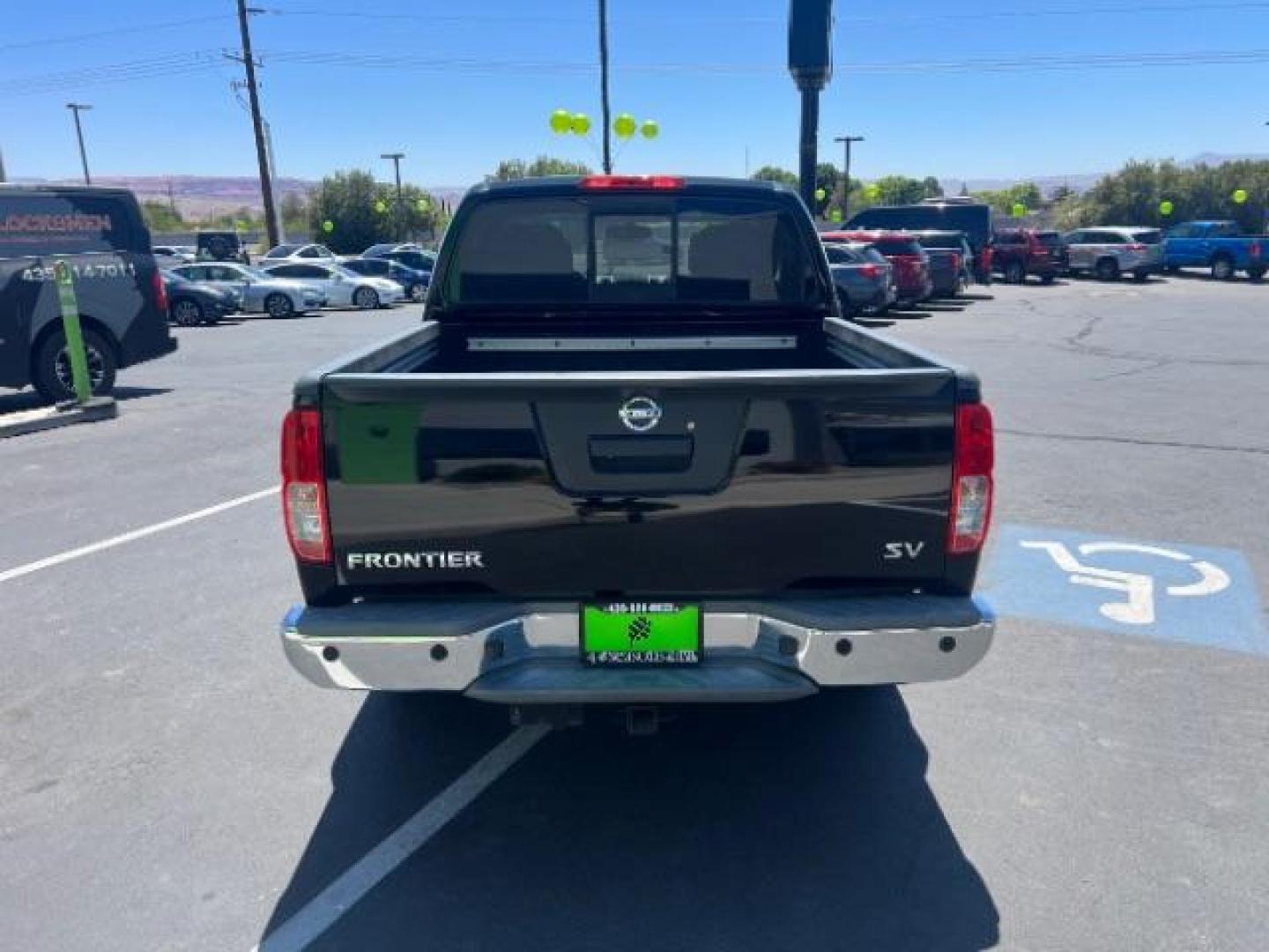 2015 Super Black /Steel Nissan Frontier SV (1N6AD0ER8FN) with an VQ 4L V-6 DOHC engine, Automatic transmission, located at 1865 East Red Hills Pkwy, St. George, 84770, (435) 628-0023, 37.120850, -113.543640 - Photo#5