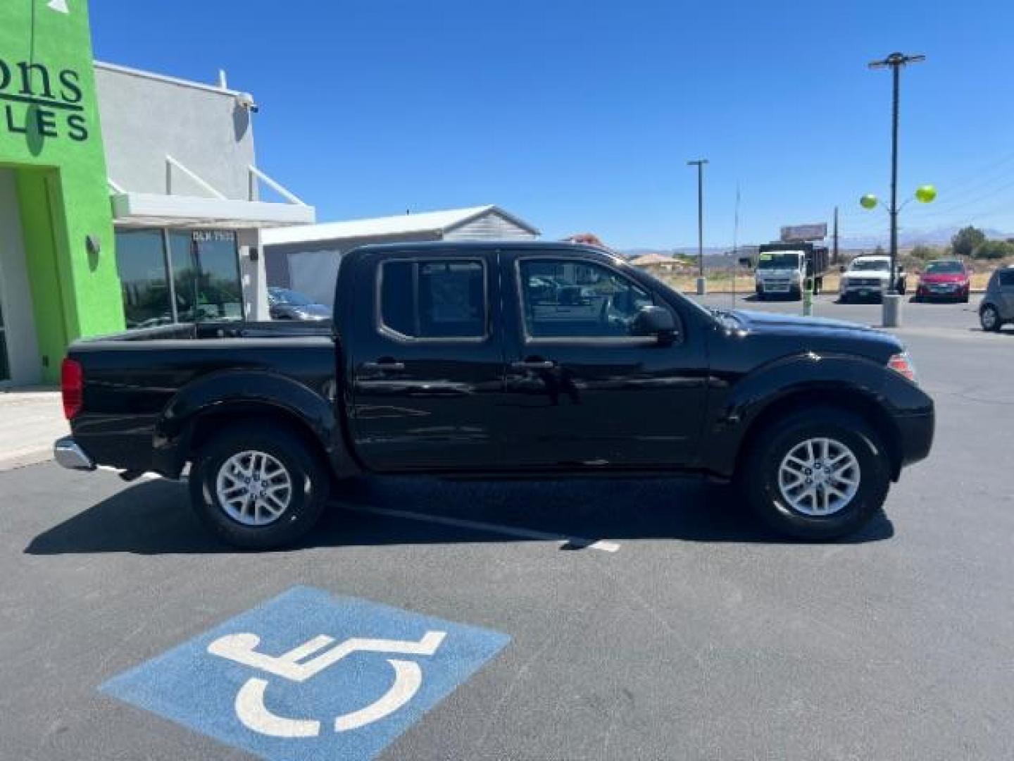 2015 Super Black /Steel Nissan Frontier SV (1N6AD0ER8FN) with an VQ 4L V-6 DOHC engine, Automatic transmission, located at 1865 East Red Hills Pkwy, St. George, 84770, (435) 628-0023, 37.120850, -113.543640 - Photo#7