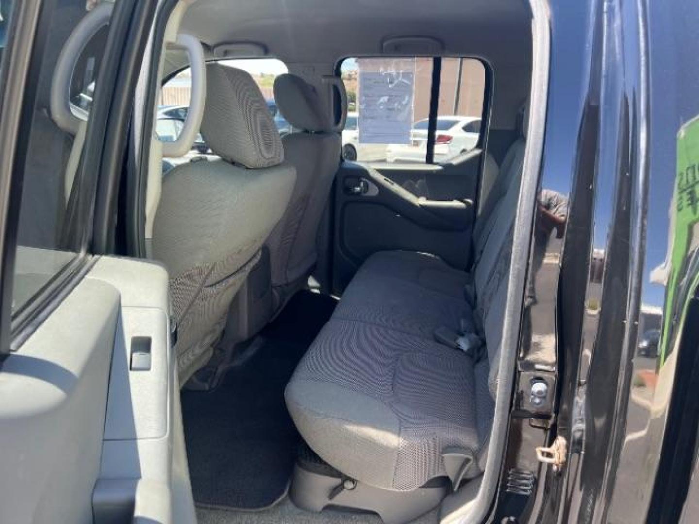 2015 Super Black /Steel Nissan Frontier SV (1N6AD0ER8FN) with an VQ 4L V-6 DOHC engine, Automatic transmission, located at 1865 East Red Hills Pkwy, St. George, 84770, (435) 628-0023, 37.120850, -113.543640 - Photo#21