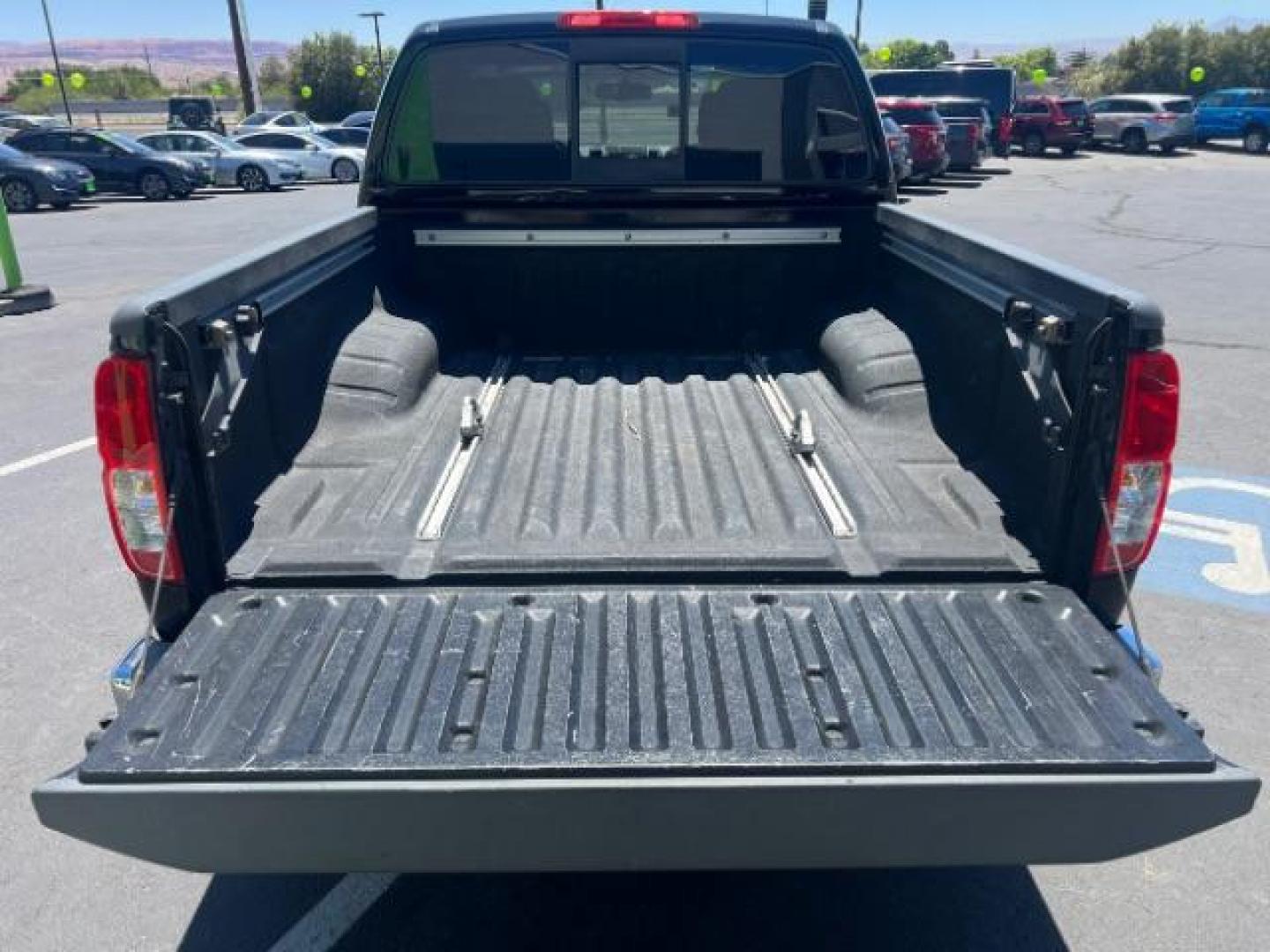 2015 Super Black /Steel Nissan Frontier SV (1N6AD0ER8FN) with an VQ 4L V-6 DOHC engine, Automatic transmission, located at 1865 East Red Hills Pkwy, St. George, 84770, (435) 628-0023, 37.120850, -113.543640 - Photo#24