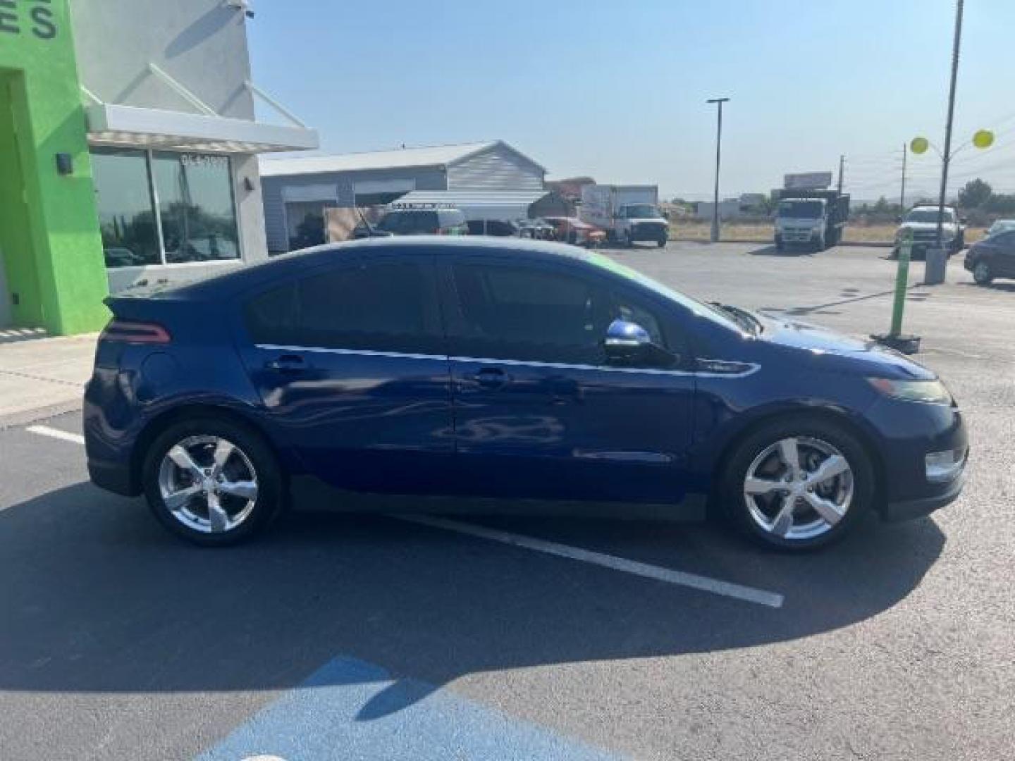 2012 Blue /Black Chevrolet Volt Premium w/ Navigation (1G1RD6E46CU) with an ELECTRIC engine, Automatic transmission, located at 1865 East Red Hills Pkwy, St. George, 84770, (435) 628-0023, 37.120850, -113.543640 - Photo#7