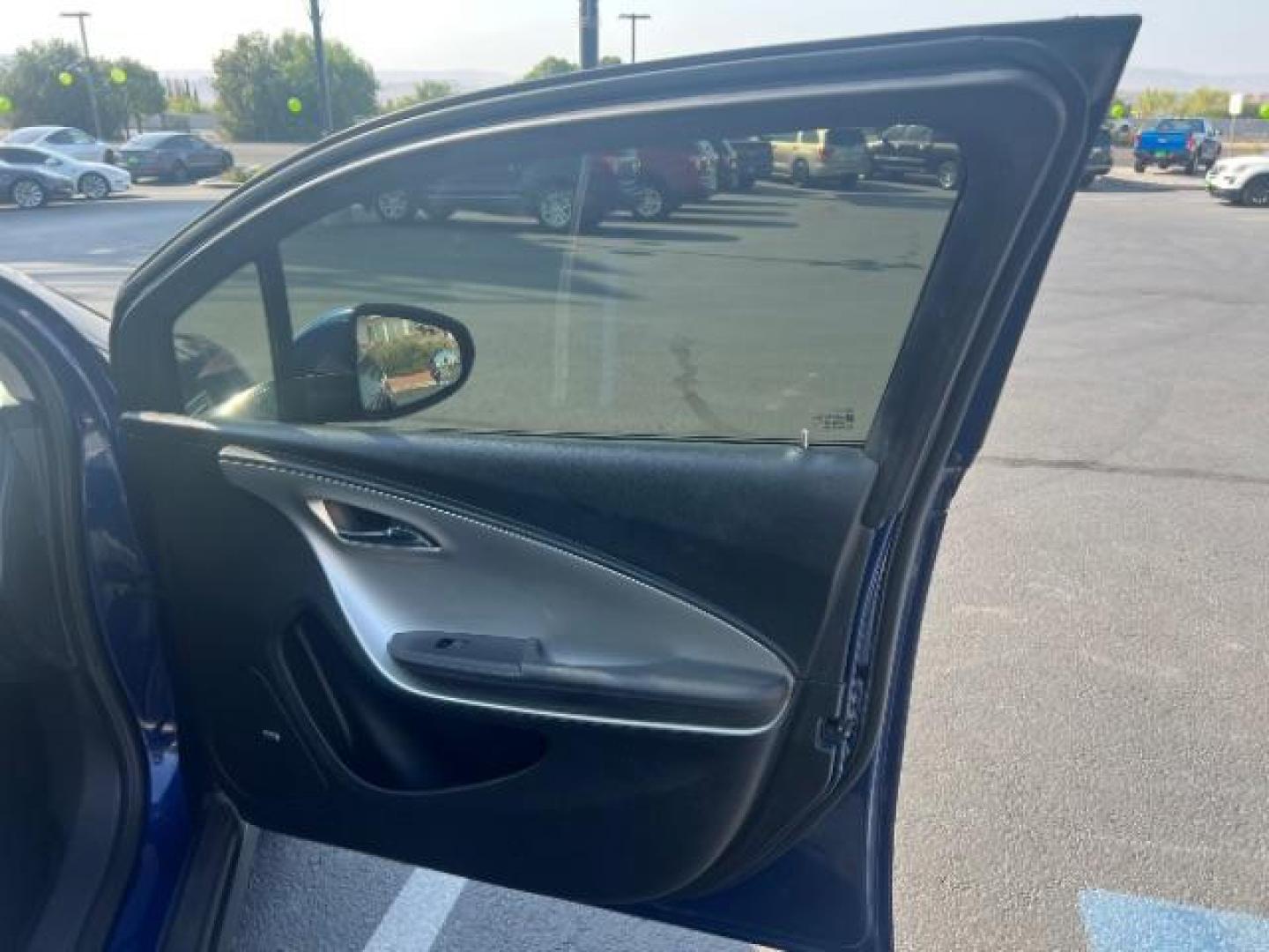 2012 Blue /Black Chevrolet Volt Premium w/ Navigation (1G1RD6E46CU) with an ELECTRIC engine, Automatic transmission, located at 1865 East Red Hills Pkwy, St. George, 84770, (435) 628-0023, 37.120850, -113.543640 - Photo#27