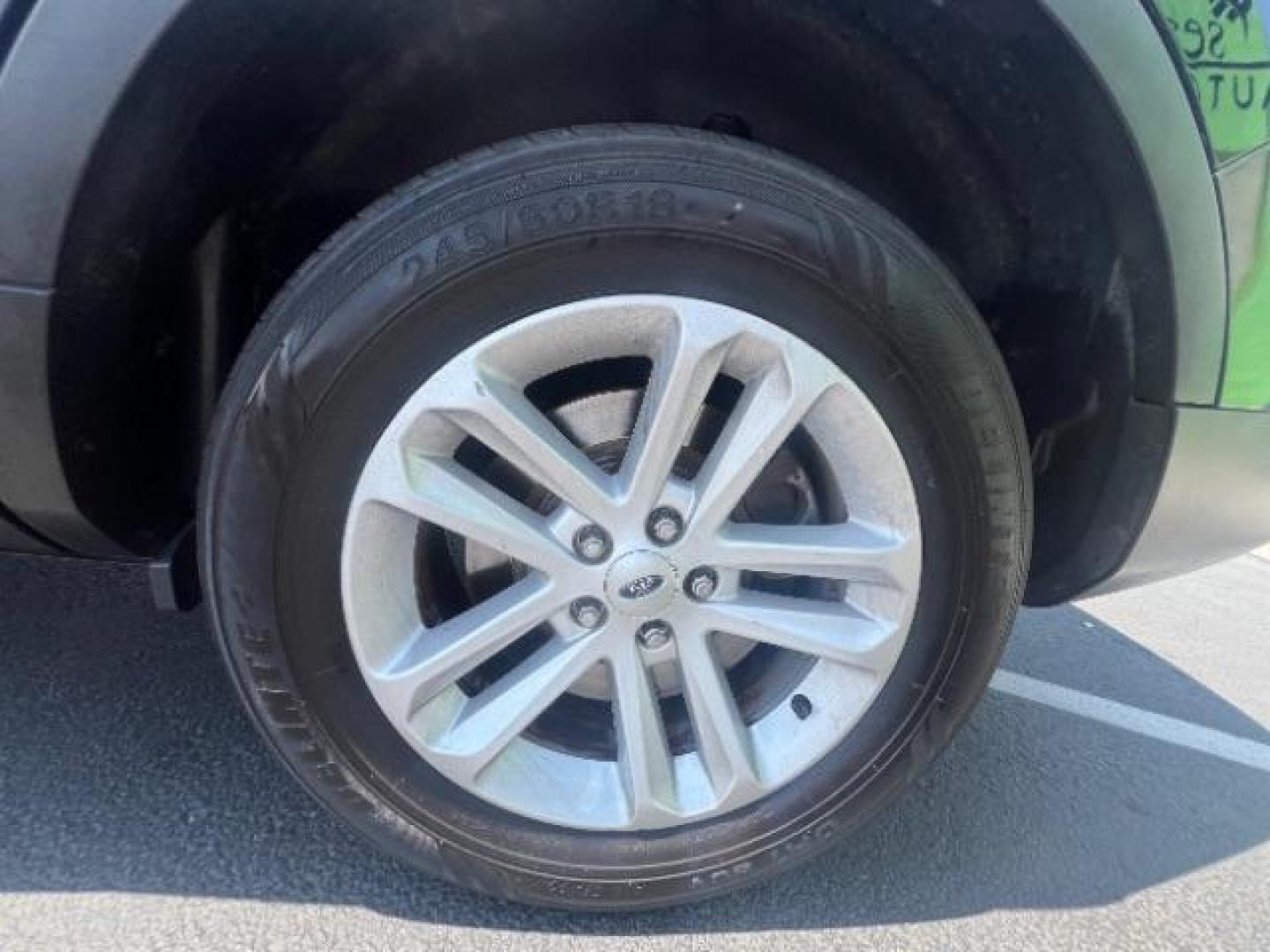 2015 Tuxedo Black Metallic /Charcoal Black Ford Explorer XLT (1FM5K8D87FG) with an 3.5L V-6 DOHC engine, Automatic transmission, located at 1865 East Red Hills Pkwy, St. George, 84770, (435) 628-0023, 37.120850, -113.543640 - Photo#10