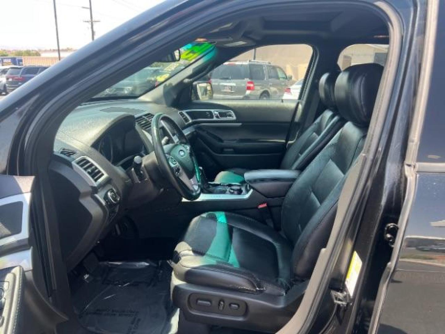 2015 Tuxedo Black Metallic /Charcoal Black Ford Explorer XLT (1FM5K8D87FG) with an 3.5L V-6 DOHC engine, Automatic transmission, located at 1865 East Red Hills Pkwy, St. George, 84770, (435) 628-0023, 37.120850, -113.543640 - Photo#14