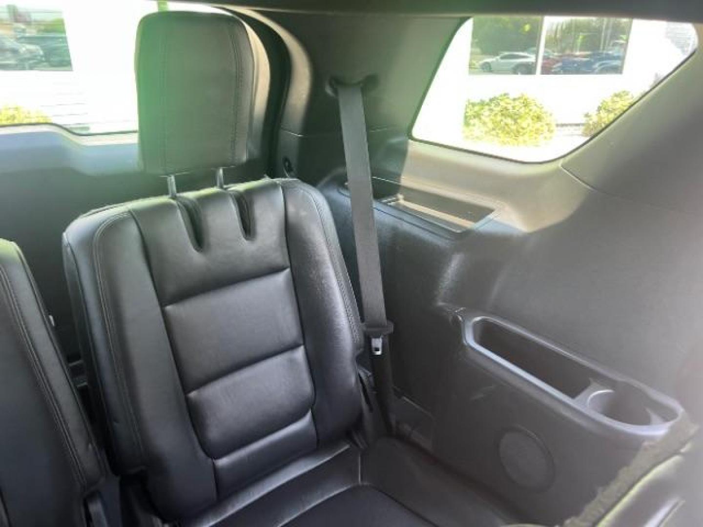 2015 Tuxedo Black Metallic /Charcoal Black Ford Explorer XLT (1FM5K8D87FG) with an 3.5L V-6 DOHC engine, Automatic transmission, located at 1865 East Red Hills Pkwy, St. George, 84770, (435) 628-0023, 37.120850, -113.543640 - Photo#25