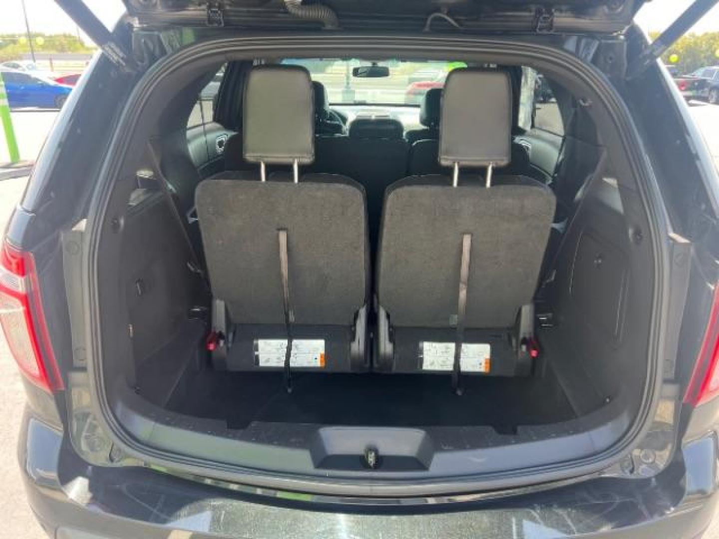 2015 Tuxedo Black Metallic /Charcoal Black Ford Explorer XLT (1FM5K8D87FG) with an 3.5L V-6 DOHC engine, Automatic transmission, located at 1865 East Red Hills Pkwy, St. George, 84770, (435) 628-0023, 37.120850, -113.543640 - Photo#28