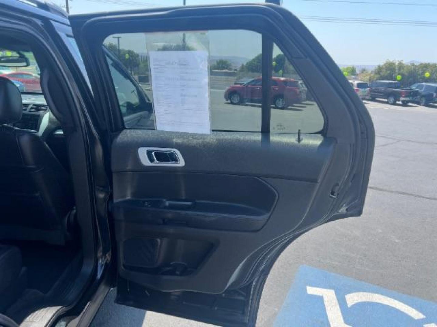2015 Tuxedo Black Metallic /Charcoal Black Ford Explorer XLT (1FM5K8D87FG) with an 3.5L V-6 DOHC engine, Automatic transmission, located at 1865 East Red Hills Pkwy, St. George, 84770, (435) 628-0023, 37.120850, -113.543640 - Photo#29