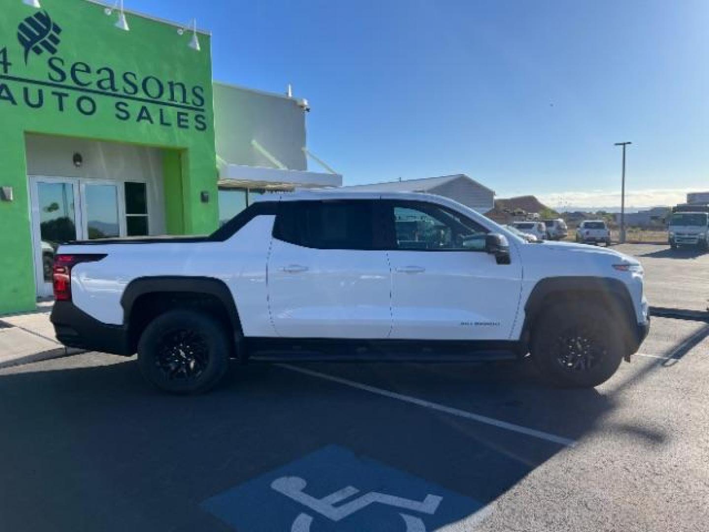 2024 Summit White /Jet Black Chevrolet Silverado EV Work Truck (1GC10UED4RU) with an ELECTRIC engine, Continuously Variable Transmission transmission, located at 1865 East Red Hills Pkwy, St. George, 84770, (435) 628-0023, 37.120850, -113.543640 - Brand new Silverado EV at huge discount. Gets 450 miles on full charge. Capable to super charge on Tesla network with included adapter. The 2024 Chevrolet Silverado EV WT (Work Truck) is a full-size electric pickup designed for work and fleet use. It features a dual-motor, all-wheel-drive system, - Photo#7