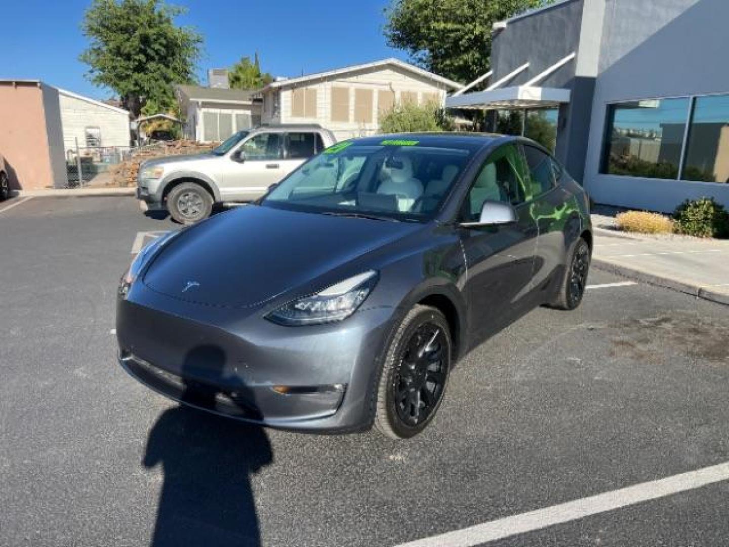 2021 Midnight Silver Metallic /White/Black Tesla Model Y Long Range Dual Motor All-Wheel Drive (5YJYGDEE8MF) with an ELECTRIC engine, Continuously Variable Transmission transmission, located at 1865 East Red Hills Pkwy, St. George, 84770, (435) 628-0023, 37.120850, -113.543640 - ****Price includes $4k IRS EV REBATE**** We are approved to file the EV rebate directly with the IRS. We recived the funds in 7 days and take credit off the price of car. Check with IRS EV website to be sure you qualify. This program ends Sept 30th so ACT FAST! This Tesla is an AWD Long Range. Bat - Photo#4