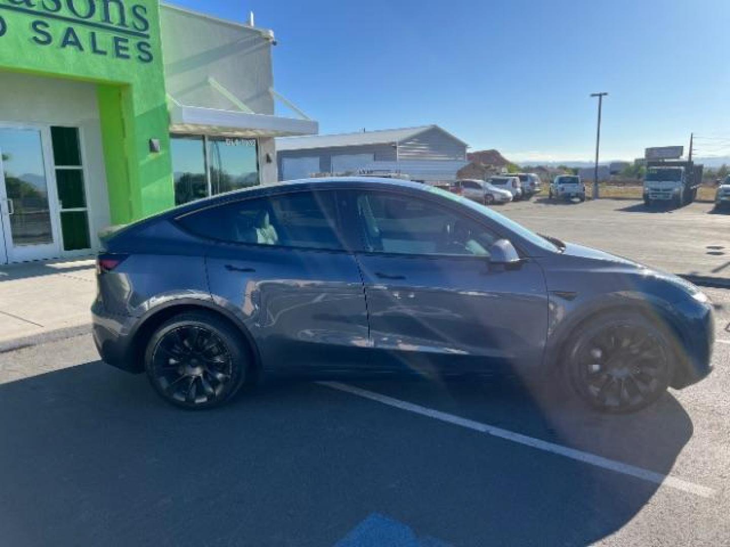 2021 Midnight Silver Metallic /White/Black Tesla Model Y Long Range Dual Motor All-Wheel Drive (5YJYGDEE8MF) with an ELECTRIC engine, Continuously Variable Transmission transmission, located at 1865 East Red Hills Pkwy, St. George, 84770, (435) 628-0023, 37.120850, -113.543640 - ****Price includes $4k IRS EV REBATE**** We are approved to file the EV rebate directly with the IRS. We recived the funds in 7 days and take credit off the price of car. Check with IRS EV website to be sure you qualify. This program ends Sept 30th so ACT FAST! This Tesla is an AWD Long Range. Bat - Photo#9