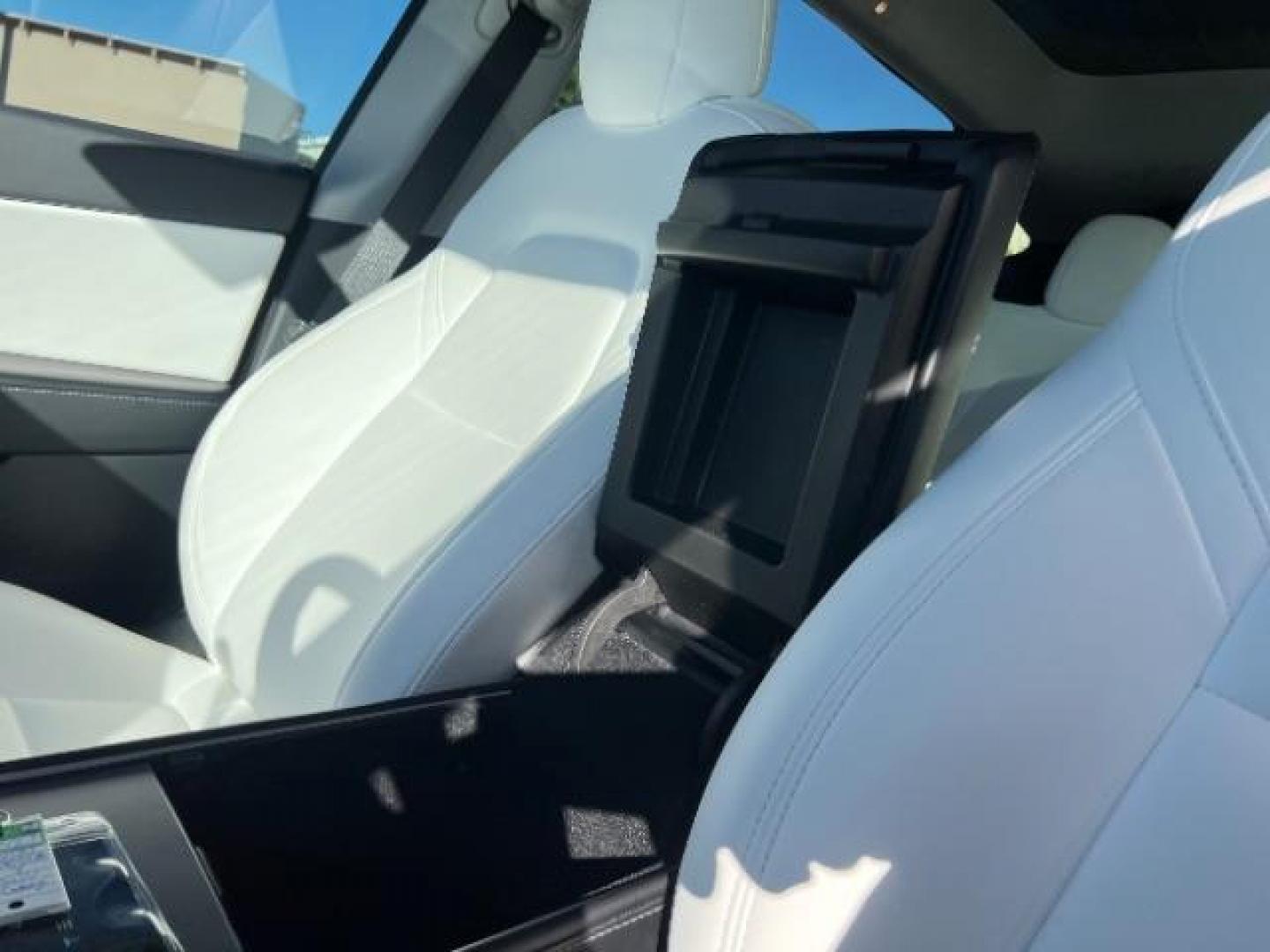 2021 Midnight Silver Metallic /White/Black Tesla Model Y Long Range Dual Motor All-Wheel Drive (5YJYGDEE8MF) with an ELECTRIC engine, Continuously Variable Transmission transmission, located at 1865 East Red Hills Pkwy, St. George, 84770, (435) 628-0023, 37.120850, -113.543640 - ****Price includes $4k IRS EV REBATE**** We are approved to file the EV rebate directly with the IRS. We recived the funds in 7 days and take credit off the price of car. Check with IRS EV website to be sure you qualify. This program ends Sept 30th so ACT FAST! This Tesla is an AWD Long Range. Bat - Photo#19