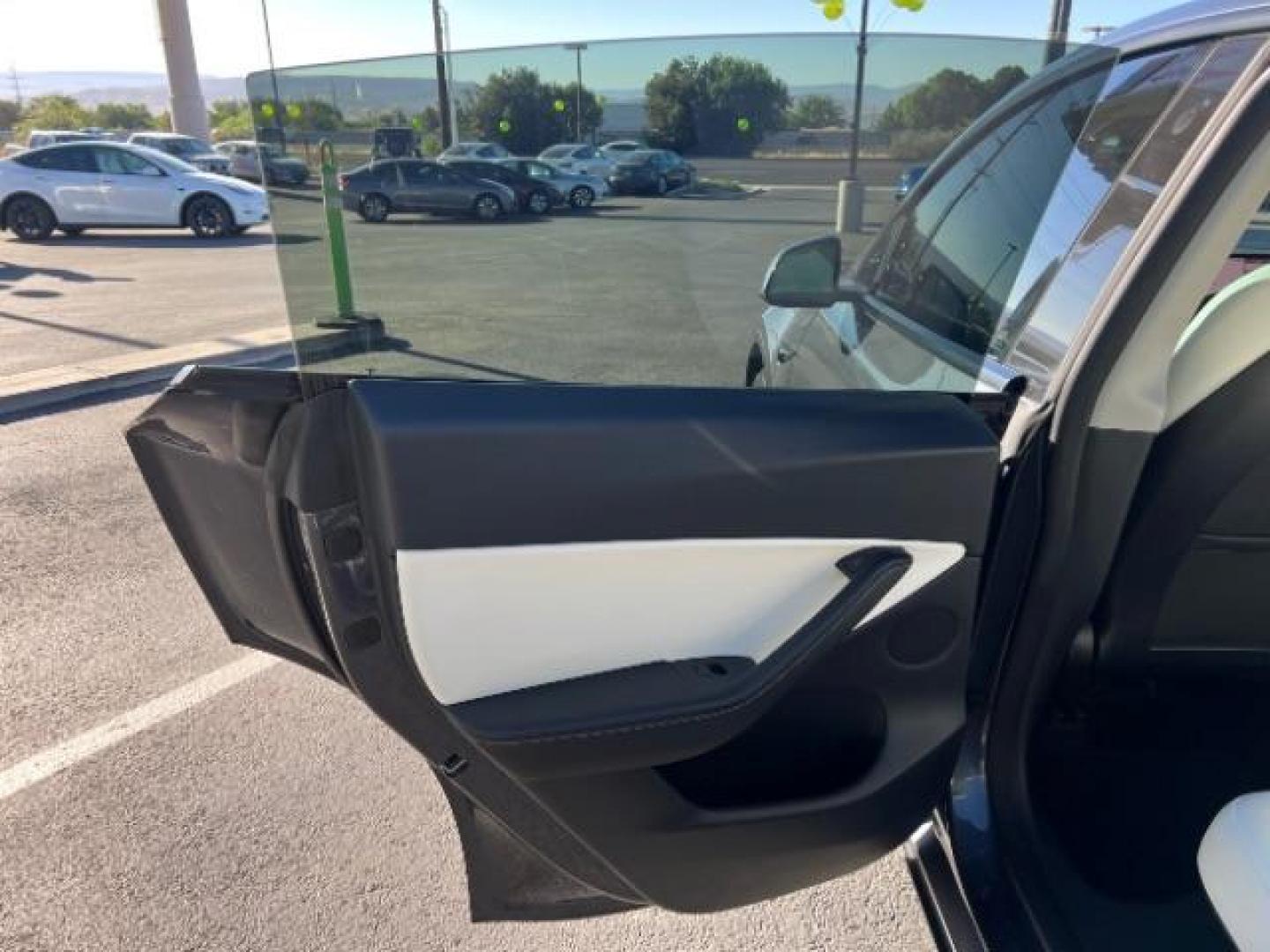 2021 Midnight Silver Metallic /White/Black Tesla Model Y Long Range Dual Motor All-Wheel Drive (5YJYGDEE8MF) with an ELECTRIC engine, Continuously Variable Transmission transmission, located at 1865 East Red Hills Pkwy, St. George, 84770, (435) 628-0023, 37.120850, -113.543640 - ****Price includes $4k IRS EV REBATE**** We are approved to file the EV rebate directly with the IRS. We recived the funds in 7 days and take credit off the price of car. Check with IRS EV website to be sure you qualify. This program ends Sept 30th so ACT FAST! This Tesla is an AWD Long Range. Bat - Photo#20