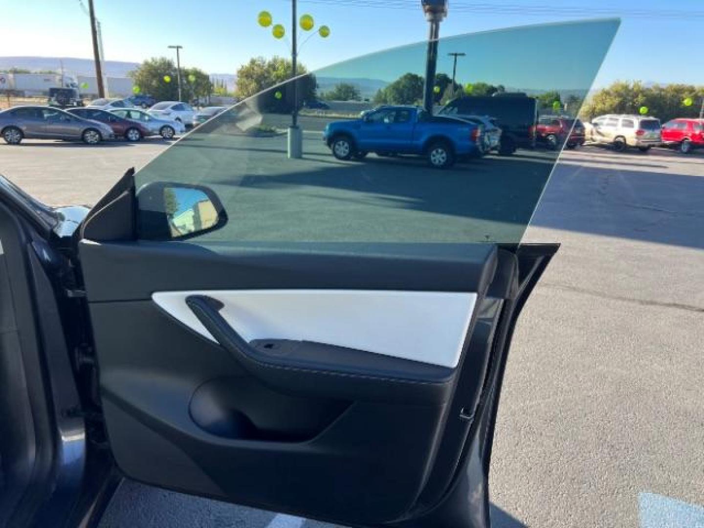 2021 Midnight Silver Metallic /White/Black Tesla Model Y Long Range Dual Motor All-Wheel Drive (5YJYGDEE8MF) with an ELECTRIC engine, Continuously Variable Transmission transmission, located at 1865 East Red Hills Pkwy, St. George, 84770, (435) 628-0023, 37.120850, -113.543640 - ****Price includes $4k IRS EV REBATE**** We are approved to file the EV rebate directly with the IRS. We recived the funds in 7 days and take credit off the price of car. Check with IRS EV website to be sure you qualify. This program ends Sept 30th so ACT FAST! This Tesla is an AWD Long Range. Bat - Photo#27