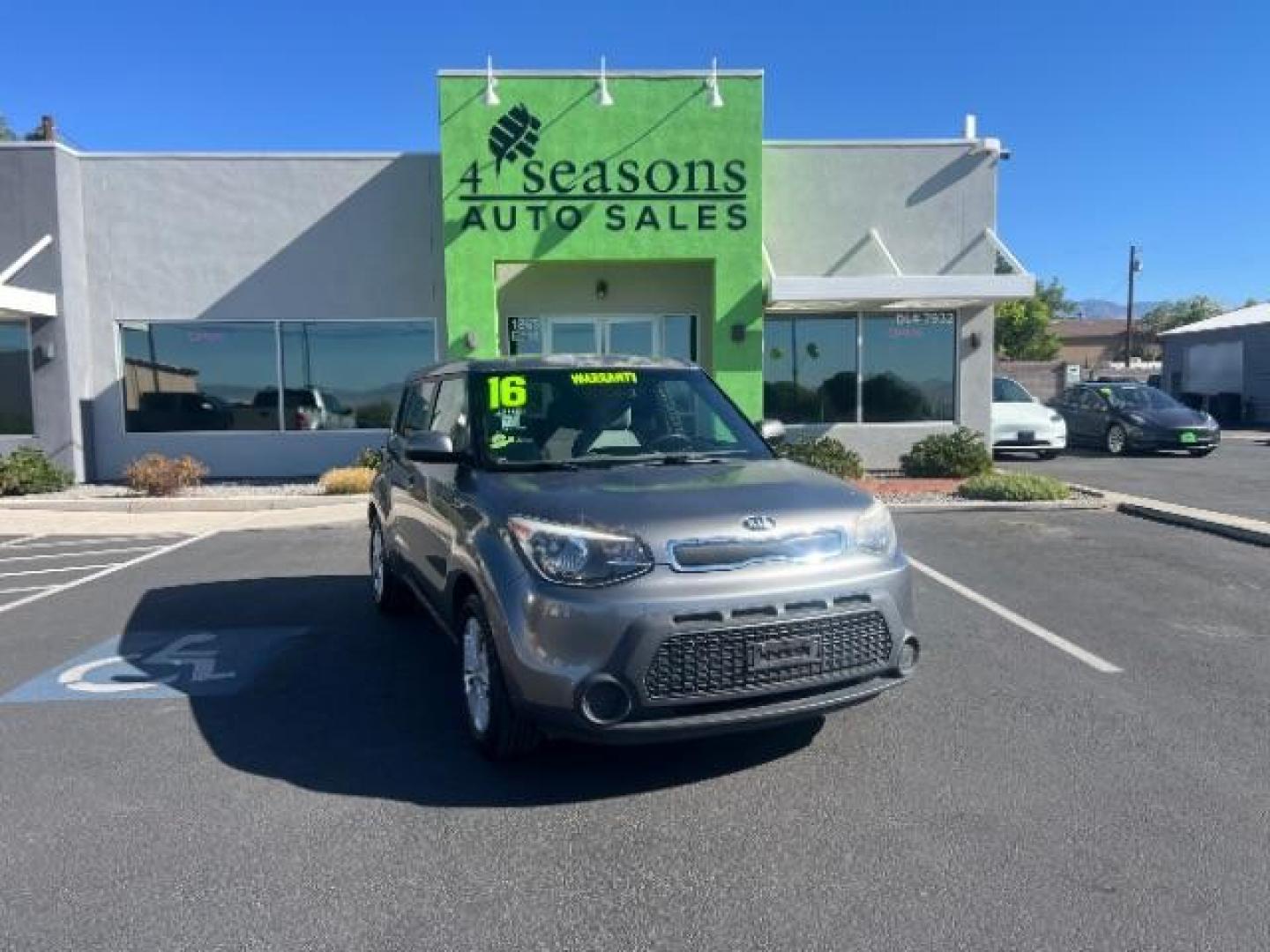 2016 Gray /Black Kia Soul ! (KNDJN2A23G7) , Automatic transmission, located at 940 North Main Street, Cedar City, UT, 84720, (435) 628-0023, 37.692936, -113.061897 - We specialize in helping ALL people get the best financing available. No matter your credit score, good, bad or none we can get you an amazing rate. Had a bankruptcy, divorce, or repossessions? We give you the green light to get your credit back on the road. Low down and affordable payments that fit - Photo#0