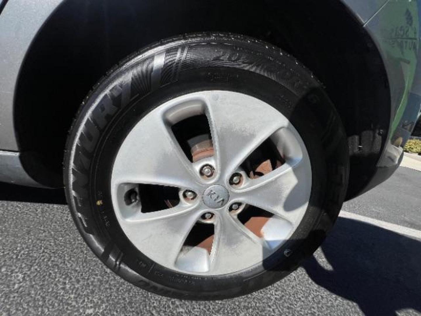 2016 Gray /Black Kia Soul ! (KNDJN2A23G7) , Automatic transmission, located at 940 North Main Street, Cedar City, UT, 84720, (435) 628-0023, 37.692936, -113.061897 - We specialize in helping ALL people get the best financing available. No matter your credit score, good, bad or none we can get you an amazing rate. Had a bankruptcy, divorce, or repossessions? We give you the green light to get your credit back on the road. Low down and affordable payments that fit - Photo#8