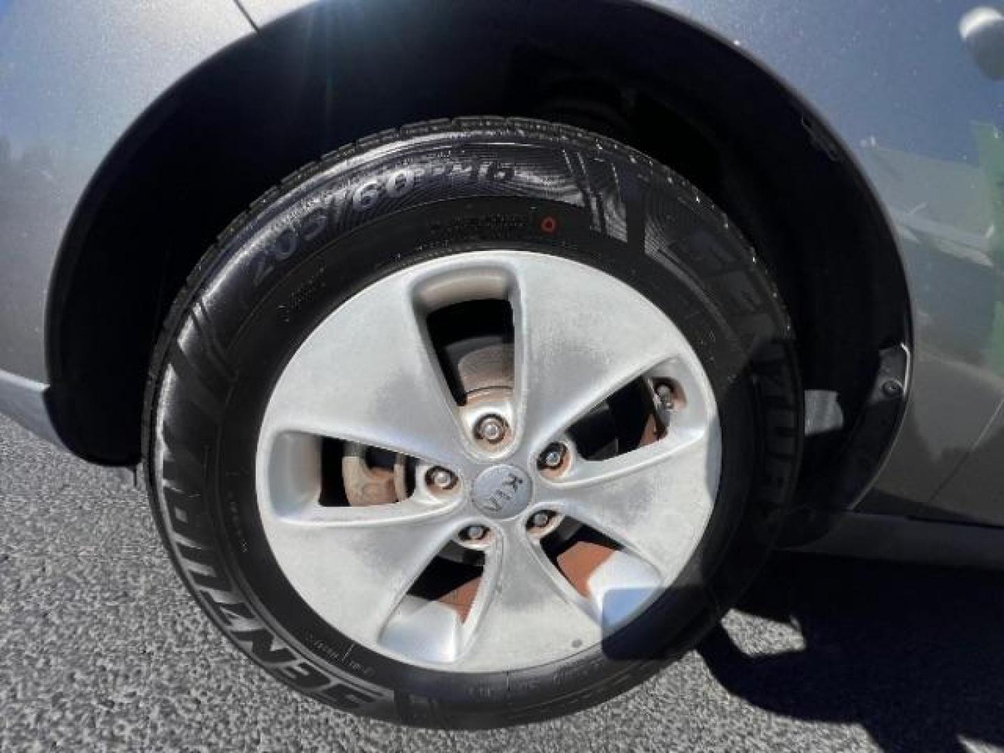 2016 Gray /Black Kia Soul ! (KNDJN2A23G7) , Automatic transmission, located at 940 North Main Street, Cedar City, UT, 84720, (435) 628-0023, 37.692936, -113.061897 - We specialize in helping ALL people get the best financing available. No matter your credit score, good, bad or none we can get you an amazing rate. Had a bankruptcy, divorce, or repossessions? We give you the green light to get your credit back on the road. Low down and affordable payments that fit - Photo#11