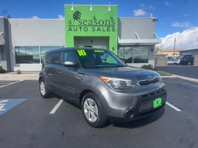 2016 Gray /Black Kia Soul ! (KNDJN2A23G7) , Automatic transmission, located at 1865 East Red Hills Pkwy, St. George, 84770, (435) 628-0023, 37.120850, -113.543640 - We specialize in helping ALL people get the best financing available. No matter your credit score, good, bad or none we can get you an amazing rate. Had a bankruptcy, divorce, or repossessions? We give you the green light to get your credit back on the road. Low down and affordable payments that fit - Photo#0
