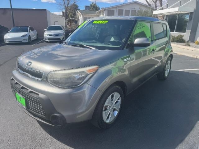 2016 Gray /Black Kia Soul ! (KNDJN2A23G7) , Automatic transmission, located at 1865 East Red Hills Pkwy, St. George, 84770, (435) 628-0023, 37.120850, -113.543640 - We specialize in helping ALL people get the best financing available. No matter your credit score, good, bad or none we can get you an amazing rate. Had a bankruptcy, divorce, or repossessions? We give you the green light to get your credit back on the road. Low down and affordable payments that fit - Photo#3