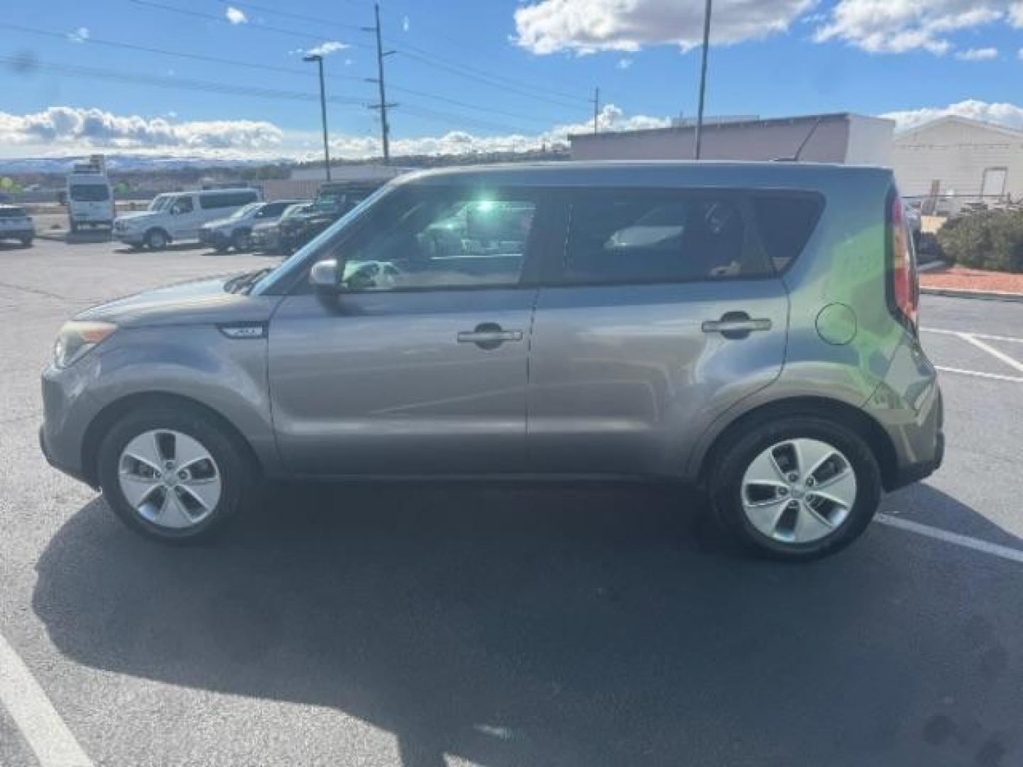 2016 Gray /Black Kia Soul ! (KNDJN2A23G7) , Automatic transmission, located at 1865 East Red Hills Pkwy, St. George, 84770, (435) 628-0023, 37.120850, -113.543640 - We specialize in helping ALL people get the best financing available. No matter your credit score, good, bad or none we can get you an amazing rate. Had a bankruptcy, divorce, or repossessions? We give you the green light to get your credit back on the road. Low down and affordable payments that fit- Photo#5