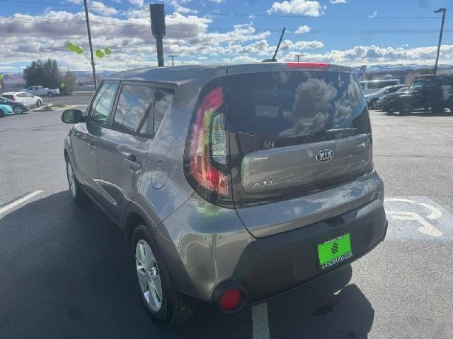 2016 Gray /Black Kia Soul ! (KNDJN2A23G7) , Automatic transmission, located at 1865 East Red Hills Pkwy, St. George, 84770, (435) 628-0023, 37.120850, -113.543640 - We specialize in helping ALL people get the best financing available. No matter your credit score, good, bad or none we can get you an amazing rate. Had a bankruptcy, divorce, or repossessions? We give you the green light to get your credit back on the road. Low down and affordable payments that fit- Photo#7