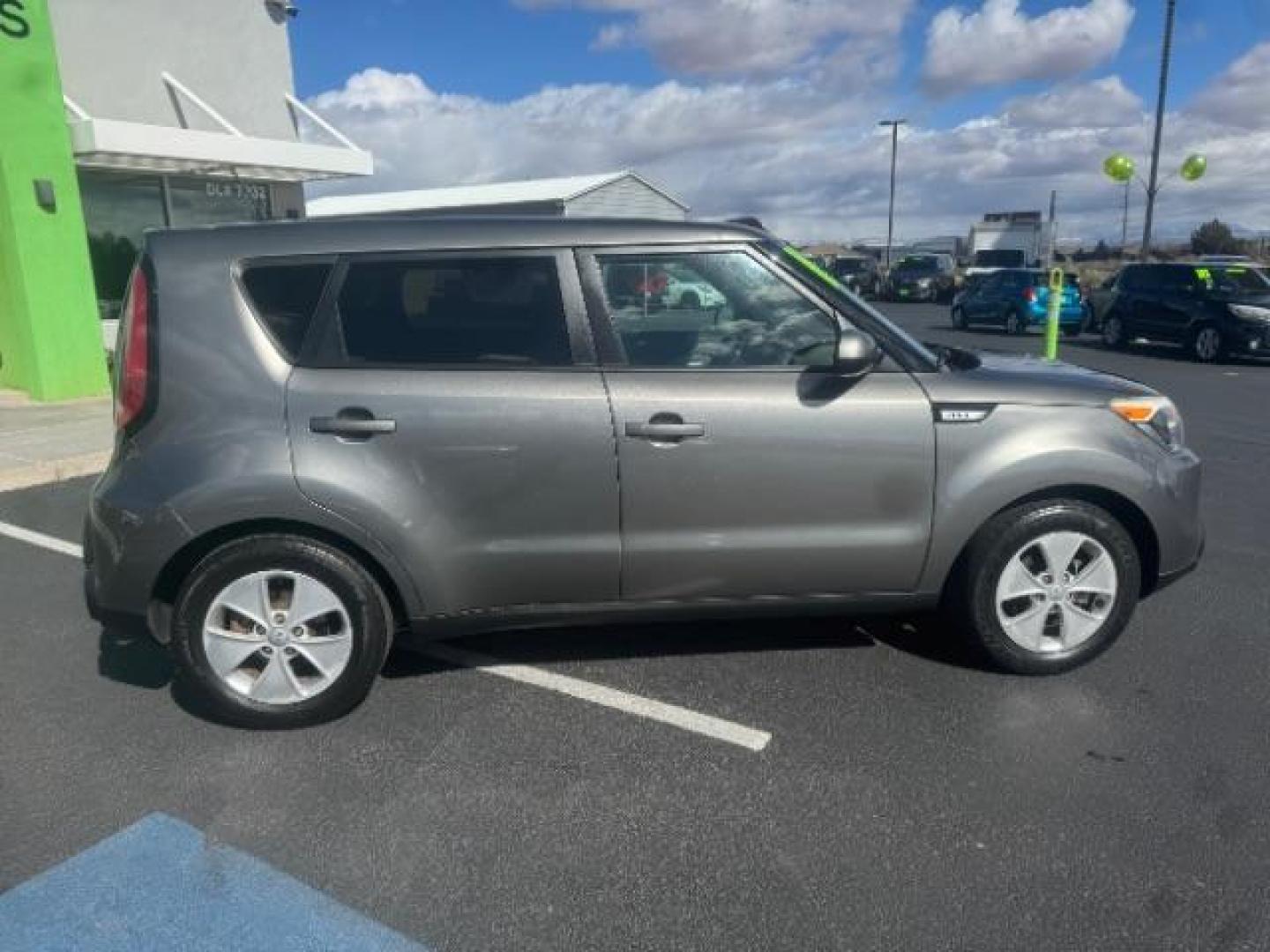 2016 Gray /Black Kia Soul ! (KNDJN2A23G7) , Automatic transmission, located at 1865 East Red Hills Pkwy, St. George, 84770, (435) 628-0023, 37.120850, -113.543640 - We specialize in helping ALL people get the best financing available. No matter your credit score, good, bad or none we can get you an amazing rate. Had a bankruptcy, divorce, or repossessions? We give you the green light to get your credit back on the road. Low down and affordable payments that fit- Photo#10