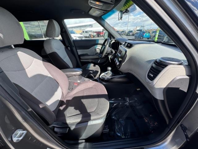 2016 Gray /Black Kia Soul ! (KNDJN2A23G7) , Automatic transmission, located at 1865 East Red Hills Pkwy, St. George, 84770, (435) 628-0023, 37.120850, -113.543640 - We specialize in helping ALL people get the best financing available. No matter your credit score, good, bad or none we can get you an amazing rate. Had a bankruptcy, divorce, or repossessions? We give you the green light to get your credit back on the road. Low down and affordable payments that fit - Photo#20