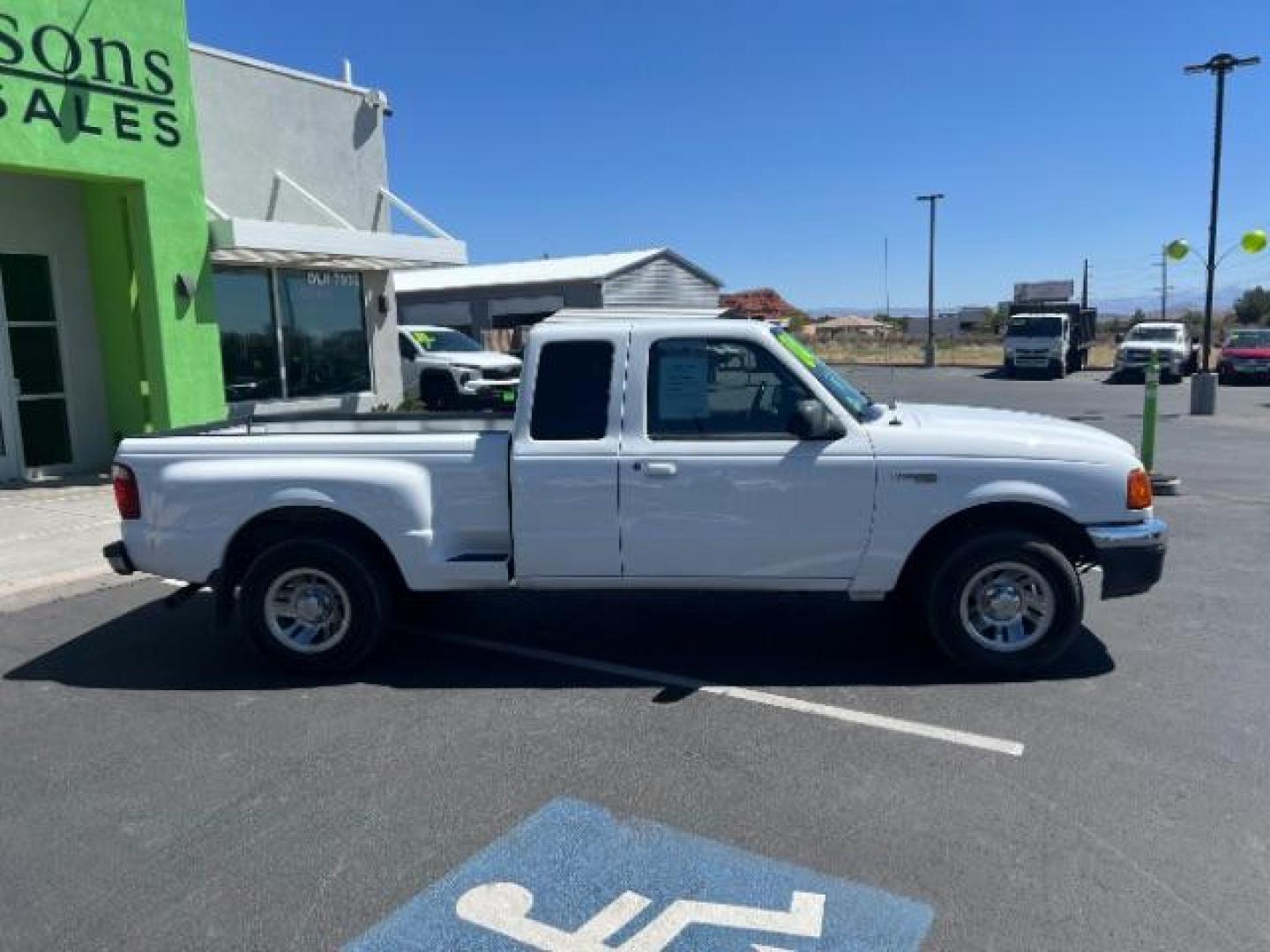 2004 Oxford White /Medium Dark Flint Cloth Interior Ford Ranger XLT SuperCab 3.0L AT 2WD (1FTYR44U94P) with an 3.0L V6 OHV 12V engine, 5-Speed Automatic transmission, located at 940 North Main Street, Cedar City, UT, 84720, (435) 628-0023, 37.692936, -113.061897 - Photo#7