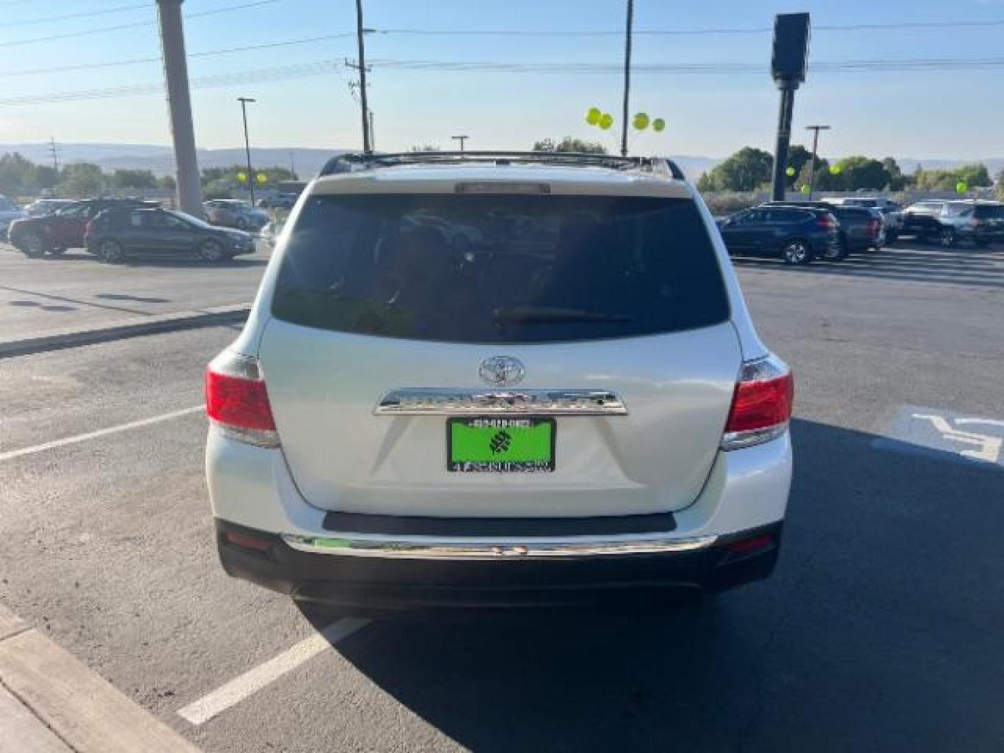 2012 Blizzard Pearl /Sand Beige Toyota Highlander Base V6 | SE V6 (5TDZK3EH3CS) with an 3.5L V-6 DOHC engine, Automatic transmission, located at 1865 East Red Hills Pkwy, St. George, 84770, (435) 628-0023, 37.120850, -113.543640 - We specialize in helping ALL people get the best financing available. No matter your credit score, good, bad or none we can get you an amazing rate. Had a bankruptcy, divorce, or repossessions? We give you the green light to get your credit back on the road. Low down and affordable payments that fit - Photo#5
