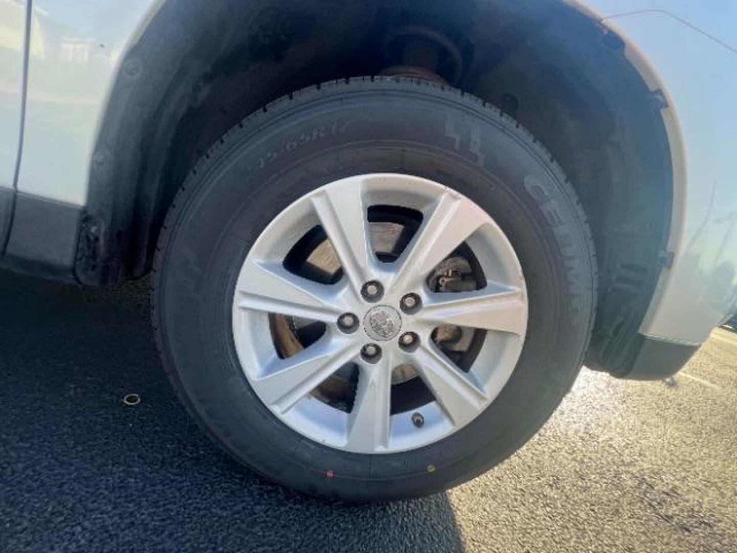 2012 Blizzard Pearl /Sand Beige Toyota Highlander Base V6 | SE V6 (5TDZK3EH3CS) with an 3.5L V-6 DOHC engine, Automatic transmission, located at 1865 East Red Hills Pkwy, St. George, 84770, (435) 628-0023, 37.120850, -113.543640 - We specialize in helping ALL people get the best financing available. No matter your credit score, good, bad or none we can get you an amazing rate. Had a bankruptcy, divorce, or repossessions? We give you the green light to get your credit back on the road. Low down and affordable payments that fit - Photo#8