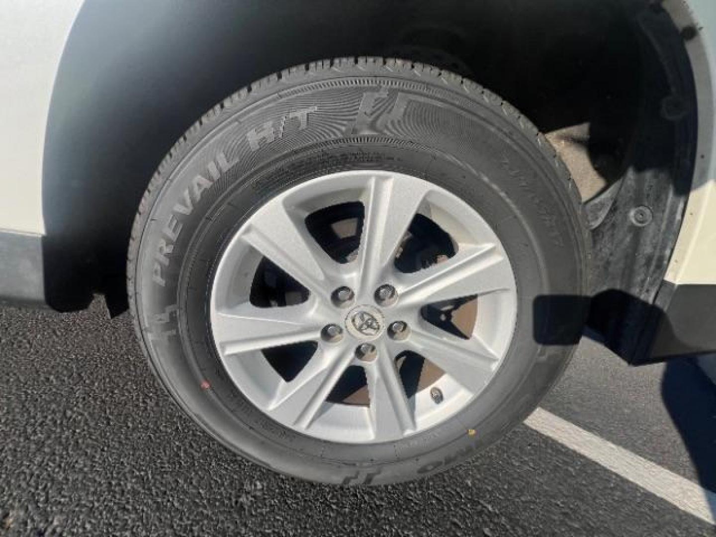 2012 Blizzard Pearl /Sand Beige Toyota Highlander Base V6 | SE V6 (5TDZK3EH3CS) with an 3.5L V-6 DOHC engine, Automatic transmission, located at 1865 East Red Hills Pkwy, St. George, 84770, (435) 628-0023, 37.120850, -113.543640 - We specialize in helping ALL people get the best financing available. No matter your credit score, good, bad or none we can get you an amazing rate. Had a bankruptcy, divorce, or repossessions? We give you the green light to get your credit back on the road. Low down and affordable payments that fit - Photo#10