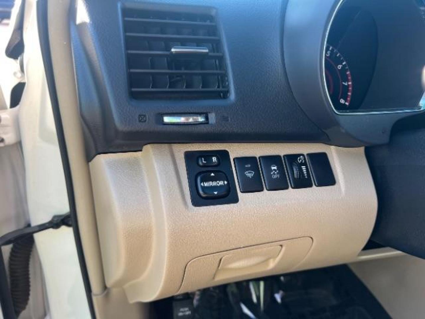 2012 Blizzard Pearl /Sand Beige Toyota Highlander Base V6 | SE V6 (5TDZK3EH3CS) with an 3.5L V-6 DOHC engine, Automatic transmission, located at 1865 East Red Hills Pkwy, St. George, 84770, (435) 628-0023, 37.120850, -113.543640 - We specialize in helping ALL people get the best financing available. No matter your credit score, good, bad or none we can get you an amazing rate. Had a bankruptcy, divorce, or repossessions? We give you the green light to get your credit back on the road. Low down and affordable payments that fit - Photo#15