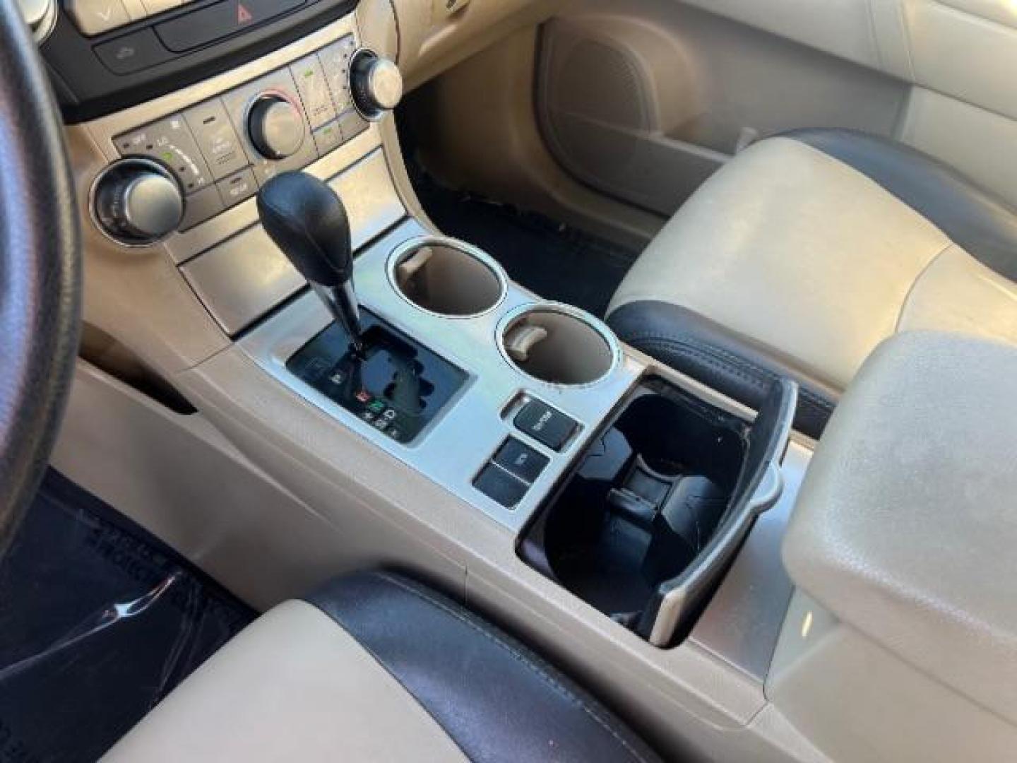 2012 Blizzard Pearl /Sand Beige Toyota Highlander Base V6 | SE V6 (5TDZK3EH3CS) with an 3.5L V-6 DOHC engine, Automatic transmission, located at 1865 East Red Hills Pkwy, St. George, 84770, (435) 628-0023, 37.120850, -113.543640 - We specialize in helping ALL people get the best financing available. No matter your credit score, good, bad or none we can get you an amazing rate. Had a bankruptcy, divorce, or repossessions? We give you the green light to get your credit back on the road. Low down and affordable payments that fit - Photo#19