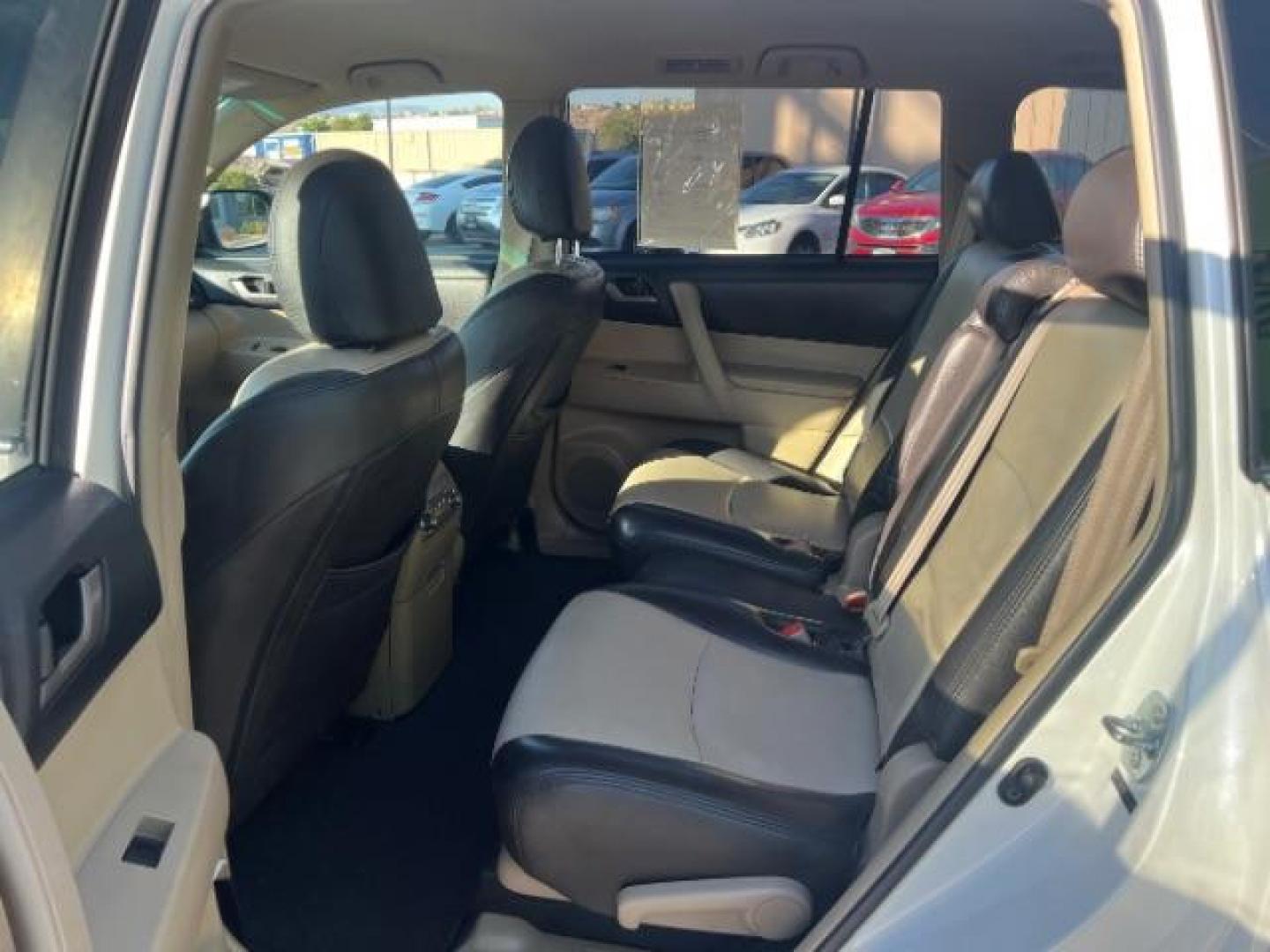 2012 Blizzard Pearl /Sand Beige Toyota Highlander Base V6 | SE V6 (5TDZK3EH3CS) with an 3.5L V-6 DOHC engine, Automatic transmission, located at 1865 East Red Hills Pkwy, St. George, 84770, (435) 628-0023, 37.120850, -113.543640 - We specialize in helping ALL people get the best financing available. No matter your credit score, good, bad or none we can get you an amazing rate. Had a bankruptcy, divorce, or repossessions? We give you the green light to get your credit back on the road. Low down and affordable payments that fit - Photo#22