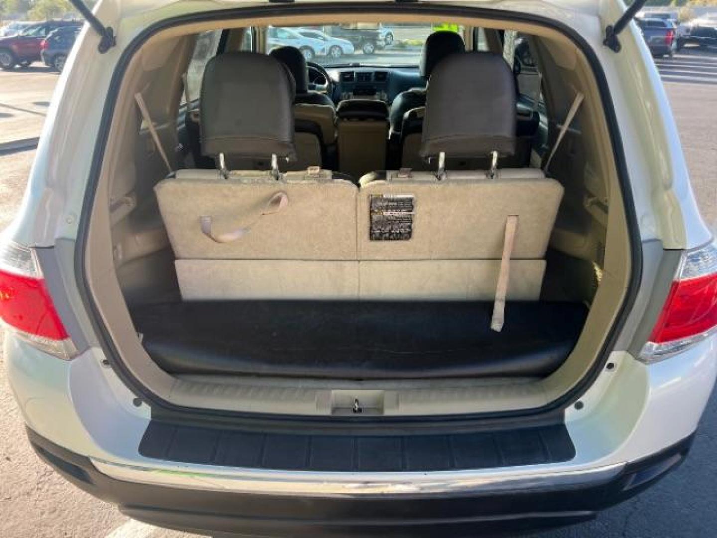 2012 Blizzard Pearl /Sand Beige Toyota Highlander Base V6 | SE V6 (5TDZK3EH3CS) with an 3.5L V-6 DOHC engine, Automatic transmission, located at 1865 East Red Hills Pkwy, St. George, 84770, (435) 628-0023, 37.120850, -113.543640 - We specialize in helping ALL people get the best financing available. No matter your credit score, good, bad or none we can get you an amazing rate. Had a bankruptcy, divorce, or repossessions? We give you the green light to get your credit back on the road. Low down and affordable payments that fit - Photo#27