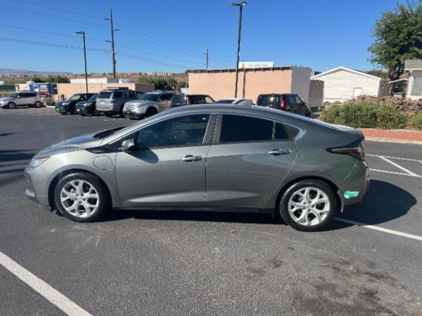 2017 Heather Gray Metallic /Jet Black/Jet Black Accents Chevrolet Volt Premier (1G1RD6S59HU) with an Voltec 1.5L I-4 gasoline direct injection engine, Continuously Variable Transmission transmission, located at 1865 East Red Hills Pkwy, St. George, 84770, (435) 628-0023, 37.120850, -113.543640 - *THIS VEHICLE QUALIFIES FOR A $4000 TAX REBATE* We specialize in helping ALL people get the best financing available. No matter your credit score, good, bad or none we can get you an amazing rate. Had a bankruptcy, divorce, or repossessions? We give you the green light to get your credit back on th - Photo#3