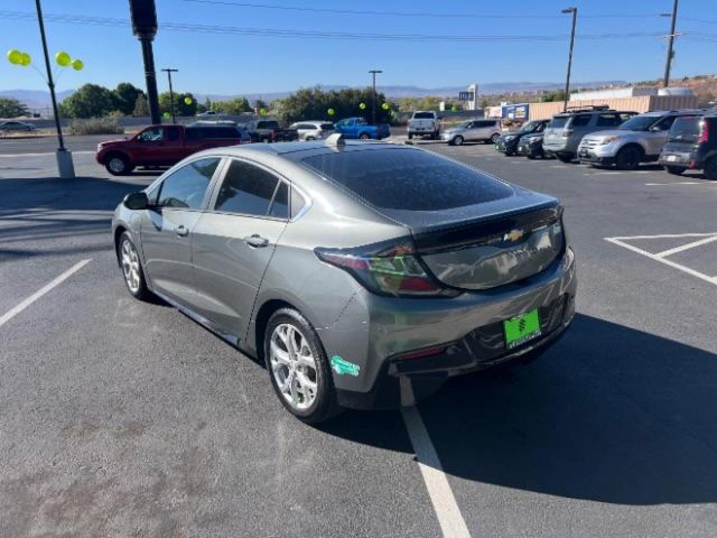 2017 Heather Gray Metallic /Jet Black/Jet Black Accents Chevrolet Volt Premier (1G1RD6S59HU) with an Voltec 1.5L I-4 gasoline direct injection engine, Continuously Variable Transmission transmission, located at 1865 East Red Hills Pkwy, St. George, 84770, (435) 628-0023, 37.120850, -113.543640 - *THIS VEHICLE QUALIFIES FOR A $4000 TAX REBATE* We specialize in helping ALL people get the best financing available. No matter your credit score, good, bad or none we can get you an amazing rate. Had a bankruptcy, divorce, or repossessions? We give you the green light to get your credit back on th - Photo#4