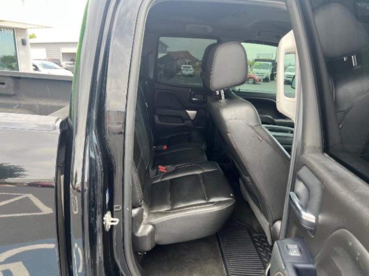 2018 Black /Jet Black Chevrolet Silverado 1500 1LT (1GCRCREC0JZ) with an EcoTec3 4.3L V-6 gasoline direct injection engine, Automatic transmission, located at 1865 East Red Hills Pkwy, St. George, 84770, (435) 628-0023, 37.120850, -113.543640 - We specialize in helping ALL people get the best financing available. No matter your credit score, good, bad or none we can get you an amazing rate. Had a bankruptcy, divorce, or repossessions? We give you the green light to get your credit back on the road. Low down and affordable payments that fit - Photo#24