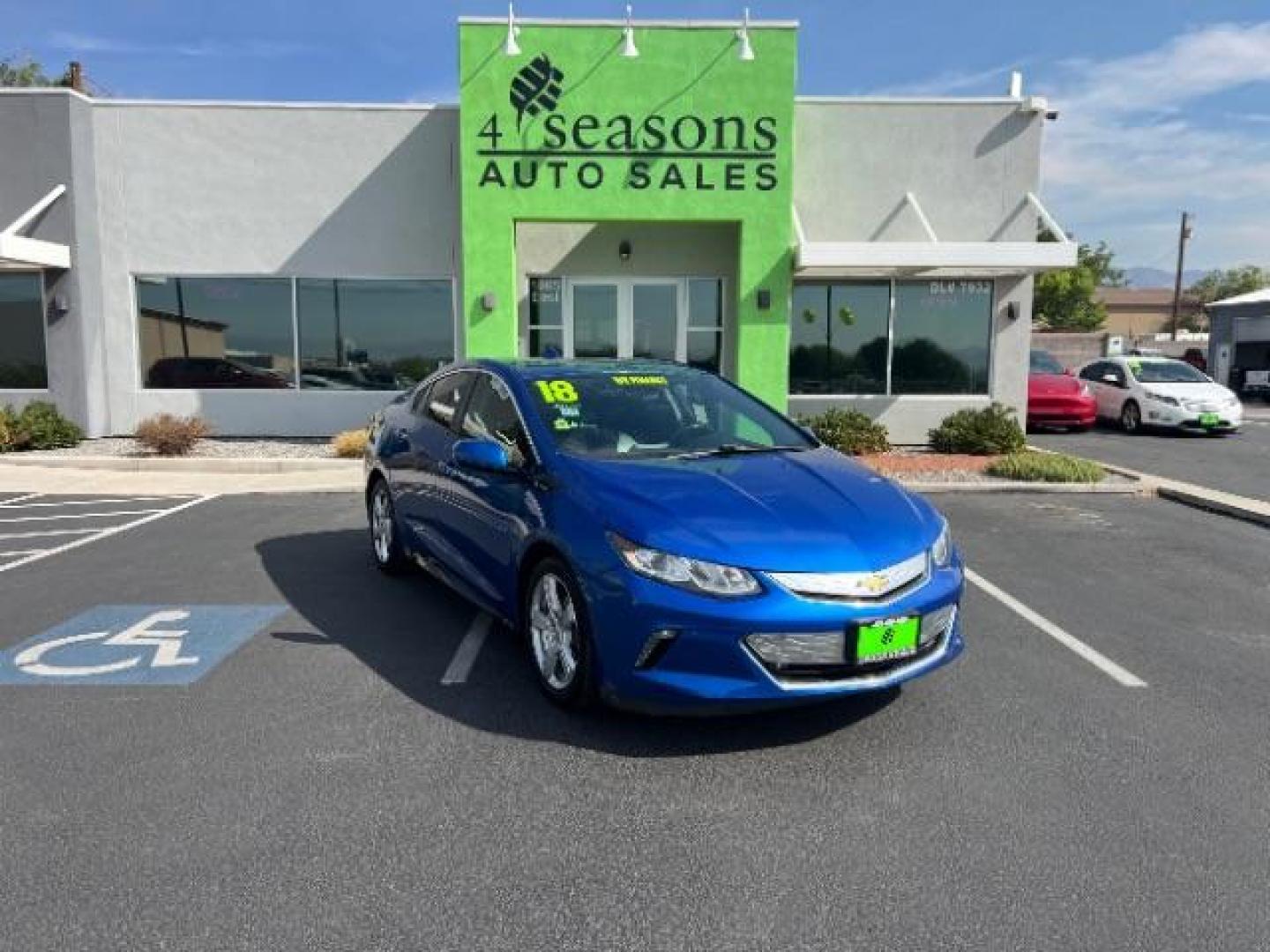 2018 Kinetic Blue Metallic /Jet Black Chevrolet Volt LT (1G1RC6S53JU) with an Voltec 1.5L I-4 gasoline direct injection engine, Continuously Variable Transmission transmission, located at 1865 East Red Hills Pkwy, St. George, 84770, (435) 628-0023, 37.120850, -113.543640 - *THIS VEHICLE QUALIFIES FOR A $4000 TAX REBATE* We specialize in helping ALL people get the best financing available. No matter your credit score, good, bad or none we can get you an amazing rate. Had a bankruptcy, divorce, or repossessions? We give you the green light to get your credit back on th - Photo#0