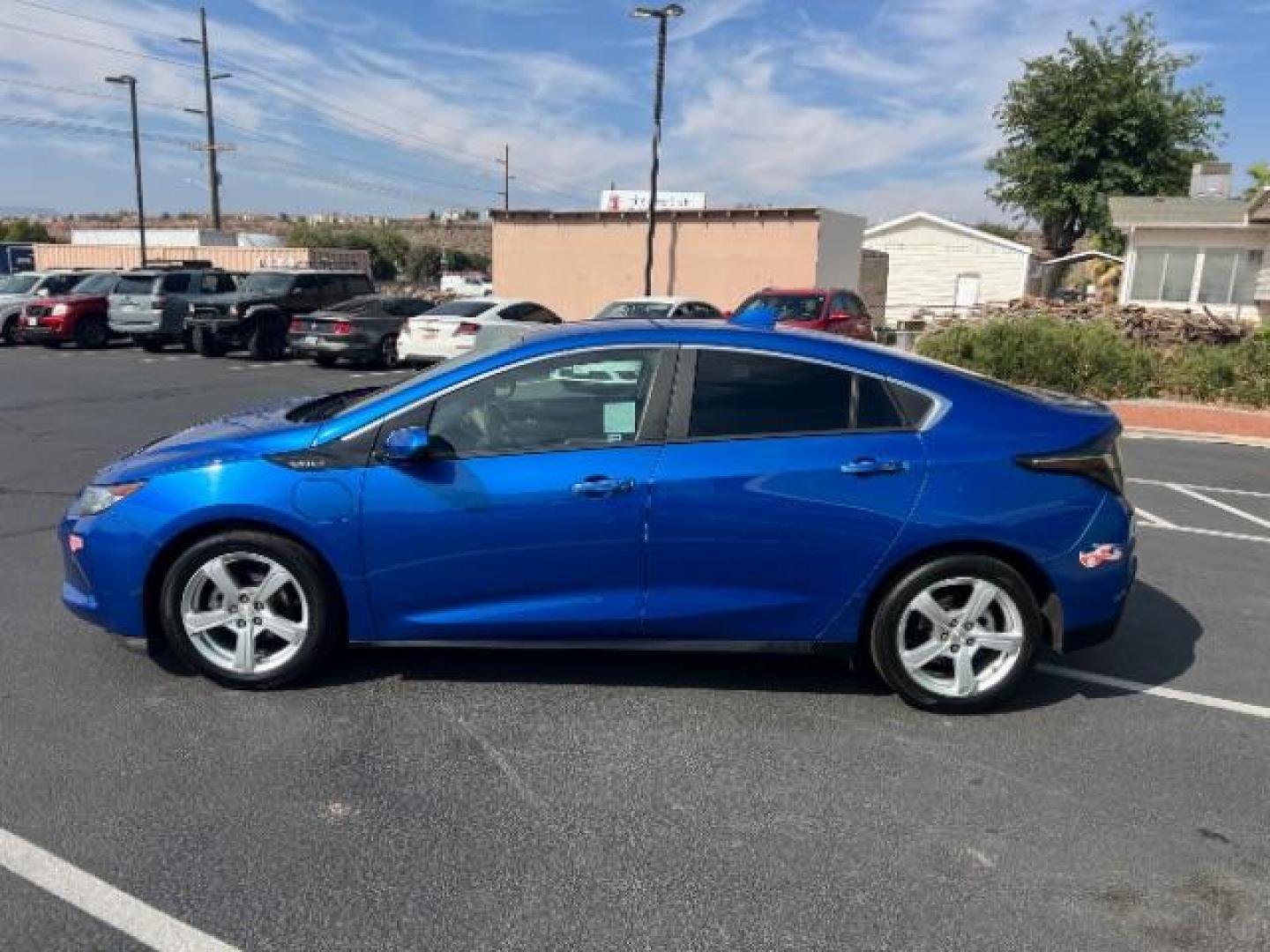 2018 Kinetic Blue Metallic /Jet Black Chevrolet Volt LT (1G1RC6S53JU) with an Voltec 1.5L I-4 gasoline direct injection engine, Continuously Variable Transmission transmission, located at 1865 East Red Hills Pkwy, St. George, 84770, (435) 628-0023, 37.120850, -113.543640 - *THIS VEHICLE QUALIFIES FOR A $4000 TAX REBATE* We specialize in helping ALL people get the best financing available. No matter your credit score, good, bad or none we can get you an amazing rate. Had a bankruptcy, divorce, or repossessions? We give you the green light to get your credit back on th - Photo#3