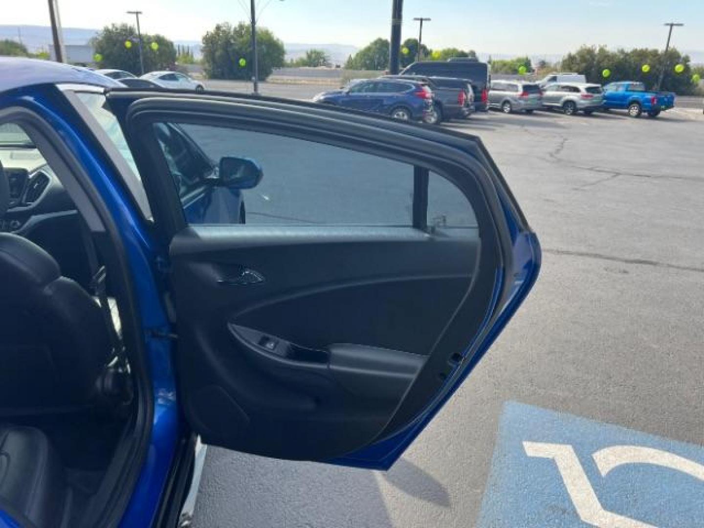 2018 Kinetic Blue Metallic /Jet Black Chevrolet Volt LT (1G1RC6S53JU) with an Voltec 1.5L I-4 gasoline direct injection engine, Continuously Variable Transmission transmission, located at 1865 East Red Hills Pkwy, St. George, 84770, (435) 628-0023, 37.120850, -113.543640 - *THIS VEHICLE QUALIFIES FOR A $4000 TAX REBATE* We specialize in helping ALL people get the best financing available. No matter your credit score, good, bad or none we can get you an amazing rate. Had a bankruptcy, divorce, or repossessions? We give you the green light to get your credit back on th - Photo#26