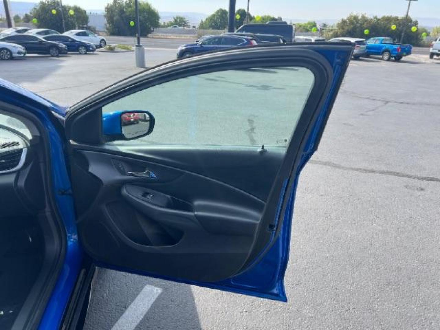 2018 Kinetic Blue Metallic /Jet Black Chevrolet Volt LT (1G1RC6S53JU) with an Voltec 1.5L I-4 gasoline direct injection engine, Continuously Variable Transmission transmission, located at 1865 East Red Hills Pkwy, St. George, 84770, (435) 628-0023, 37.120850, -113.543640 - *THIS VEHICLE QUALIFIES FOR A $4000 TAX REBATE* We specialize in helping ALL people get the best financing available. No matter your credit score, good, bad or none we can get you an amazing rate. Had a bankruptcy, divorce, or repossessions? We give you the green light to get your credit back on th - Photo#28