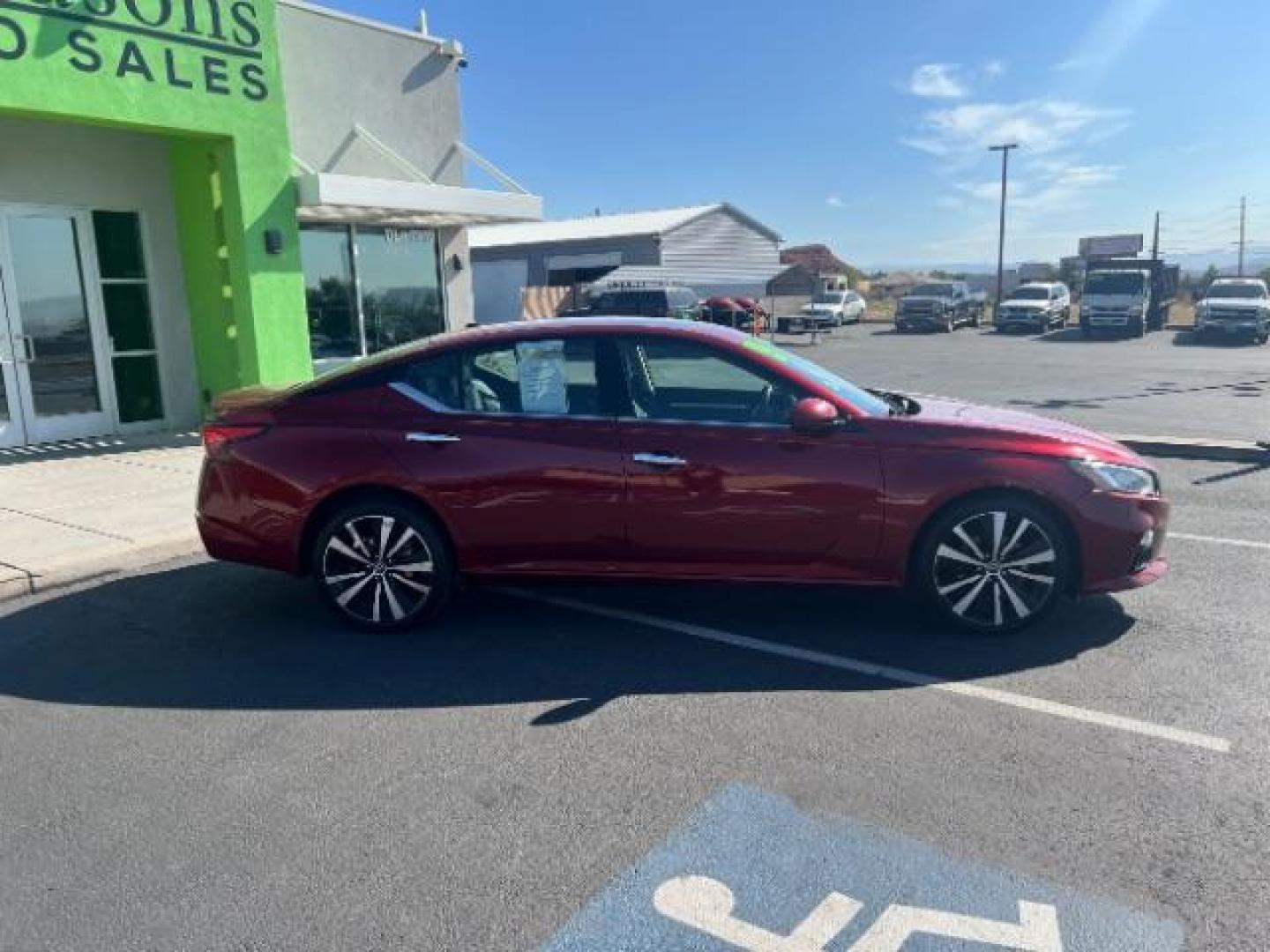 2019 Scarlet Ember Tintcoat /Light Gray Nissan Altima 2.5 Platinum (1N4BL4FW8KC) with an 2.5L I-4 gasoline direct injection engine, Automatic transmission, located at 1865 East Red Hills Pkwy, St. George, 84770, (435) 628-0023, 37.120850, -113.543640 - We specialize in helping ALL people get the best financing available. No matter your credit score, good, bad or none we can get you an amazing rate. Had a bankruptcy, divorce, or repossessions? We give you the green light to get your credit back on the road. Low down and affordable payments that fit - Photo#7