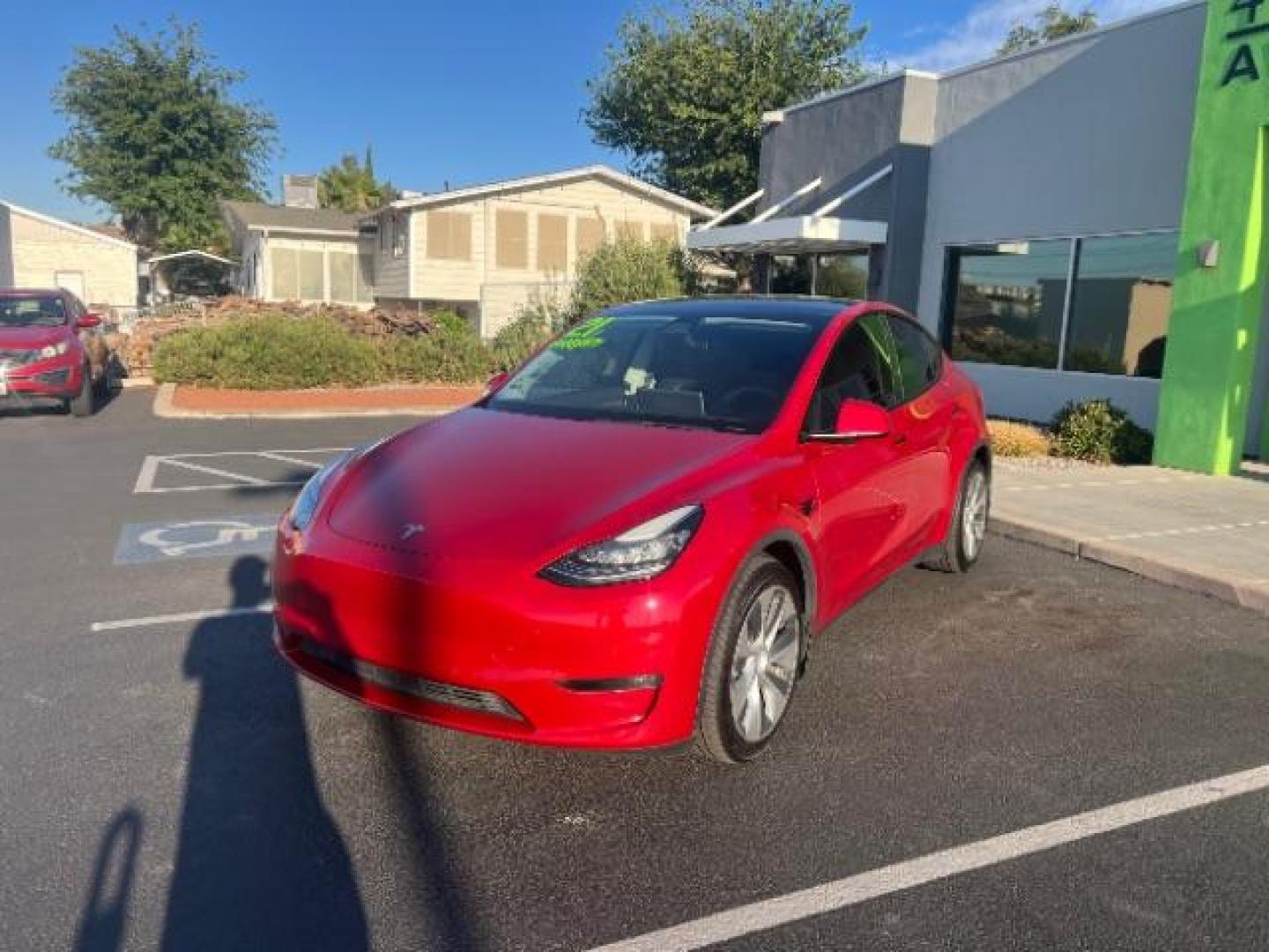 2021 Red Multi-Coat /Black Tesla Model Y Long Range Dual Motor All-Wheel Drive (5YJYGDEE8MF) with an ELECTRIC engine, Continuously Variable Transmission transmission, located at 1865 East Red Hills Pkwy, St. George, 84770, (435) 628-0023, 37.120850, -113.543640 - This Tesla is an AWD Long Range. Battery is 90% healthy, 289 on full charge. Near new condition! Full Tesla factory warranty up to 120k miles. Extended EV battery warranty available. Financing for ALL credit types. 4 Seasons Auto THE southern Utah Tesla Experts. Call or text for more info DL# 7 - Photo#4