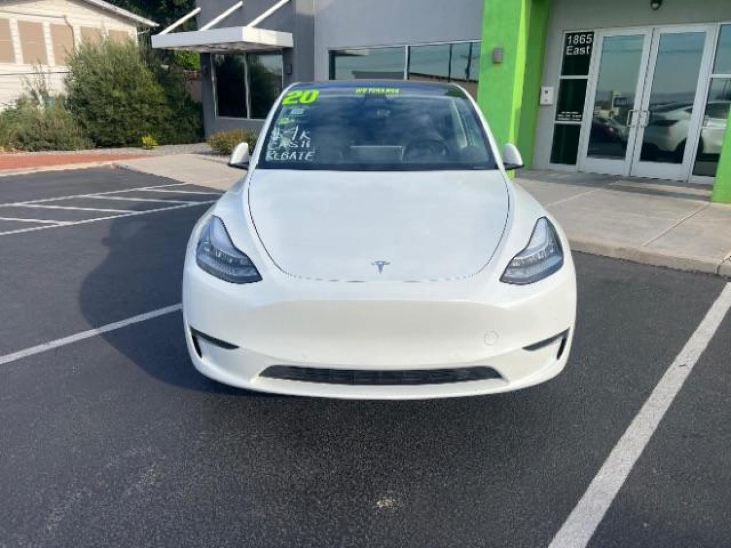 2020 Pearl White Multi-Coat /Black Tesla Model Y Long Range Dual Motor All-Wheel Drive (5YJYGDEE9LF) with an ELECTRIC engine, Continuously Variable Transmission transmission, located at 1865 East Red Hills Pkwy, St. George, 84770, (435) 628-0023, 37.120850, -113.543640 - ****Price includes $4k IRS EV REBATE**** We are approved to file the EV rebate directly with the IRS. We recived the funds in 7 days and take credit off the price of car. Check with IRS EV website to be sure you qualify. This program ends Sept 30th so ACT FAST! This Tesla is an AWD Long Range. Bat - Photo#3