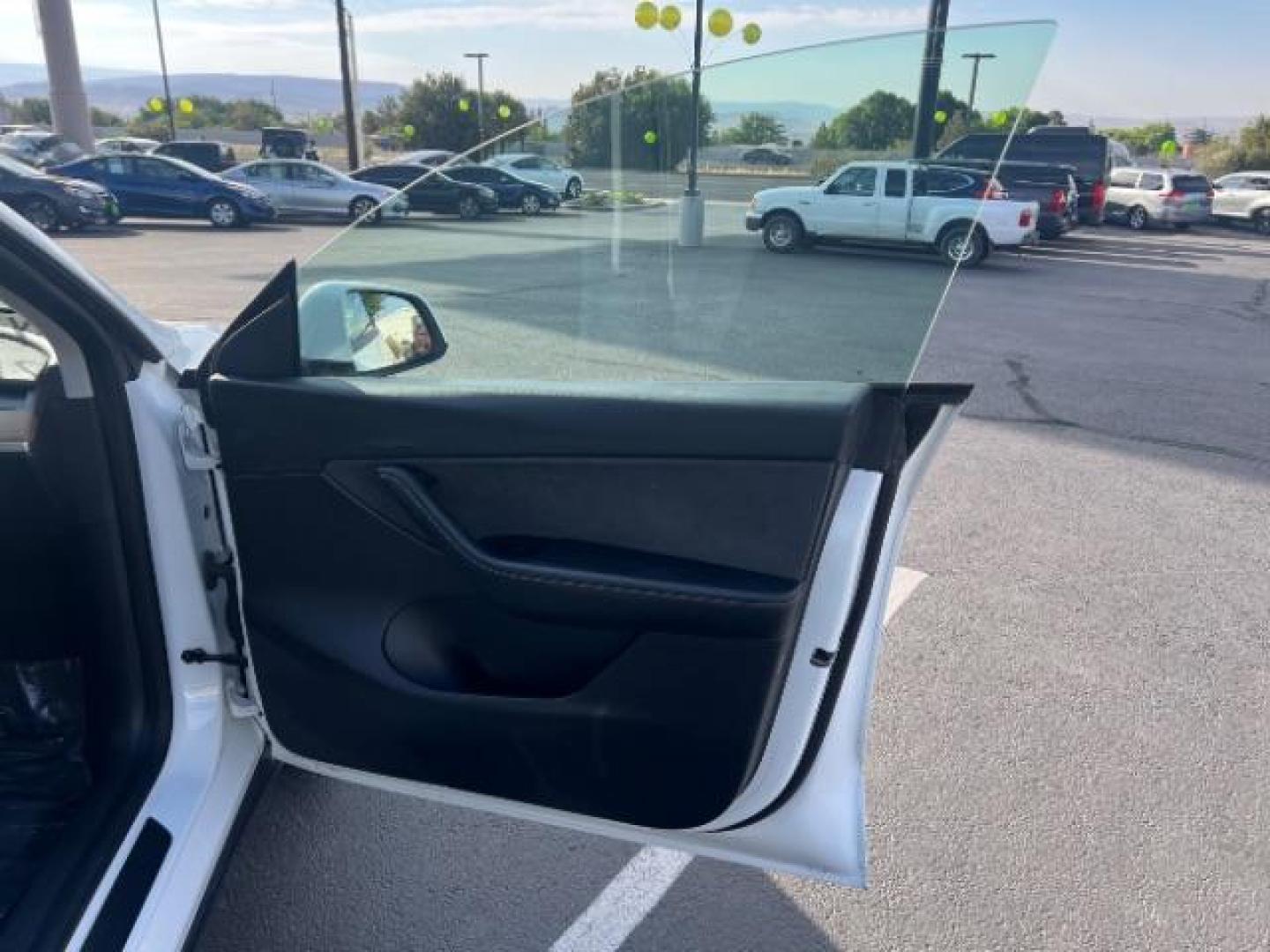 2020 Pearl White Multi-Coat /Black Tesla Model Y Long Range Dual Motor All-Wheel Drive (5YJYGDEE9LF) with an ELECTRIC engine, Continuously Variable Transmission transmission, located at 1865 East Red Hills Pkwy, St. George, 84770, (435) 628-0023, 37.120850, -113.543640 - ****Price includes $4k IRS EV REBATE**** We are approved to file the EV rebate directly with the IRS. We recived the funds in 7 days and take credit off the price of car. Check with IRS EV website to be sure you qualify. This program ends Sept 30th so ACT FAST! This Tesla is an AWD Long Range. Bat - Photo#27