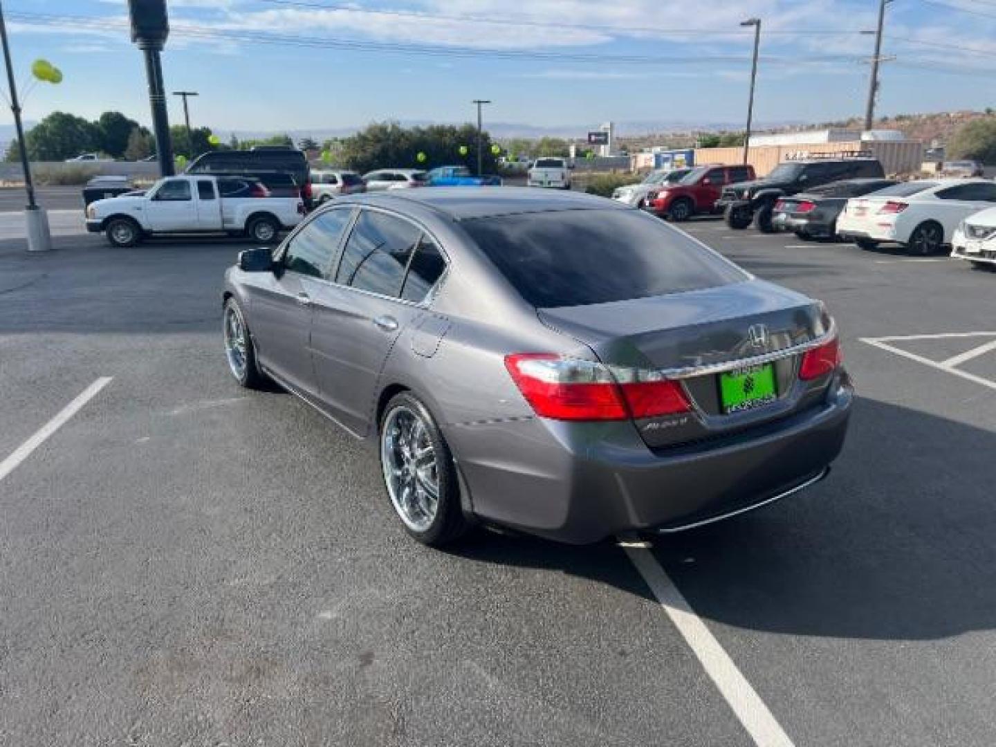 2014 Modern Steel Metallic /Gray Honda Accord EX (1HGCR2F74EA) with an 2.4L I-4 gasoline direct injection engine, Automatic transmission, located at 1865 East Red Hills Pkwy, St. George, 84770, (435) 628-0023, 37.120850, -113.543640 - We specialize in helping ALL people get the best financing available. No matter your credit score, good, bad or none we can get you an amazing rate. Had a bankruptcy, divorce, or repossessions? We give you the green light to get your credit back on the road. Low down and affordable payments that fit - Photo#4