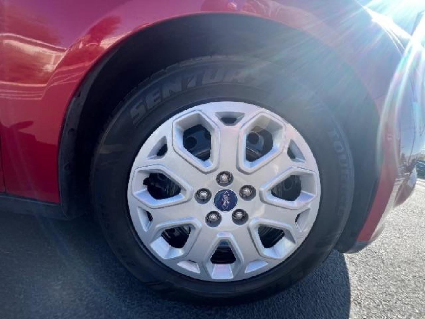2012 Candy Red Metallic Tinted Clearcoat /Charcoal Black w/Warm Steel Surround Ford Focus SE (1FAHP3K27CL) with an 2L I-4 gasoline direct injection engine, Automatic transmission, located at 1865 East Red Hills Pkwy, St. George, 84770, (435) 628-0023, 37.120850, -113.543640 - We specialize in helping ALL people get the best financing available. No matter your credit score, good, bad or none we can get you an amazing rate. Had a bankruptcy, divorce, or repossessions? We give you the green light to get your credit back on the road. Low down and affordable payments that fit - Photo#9