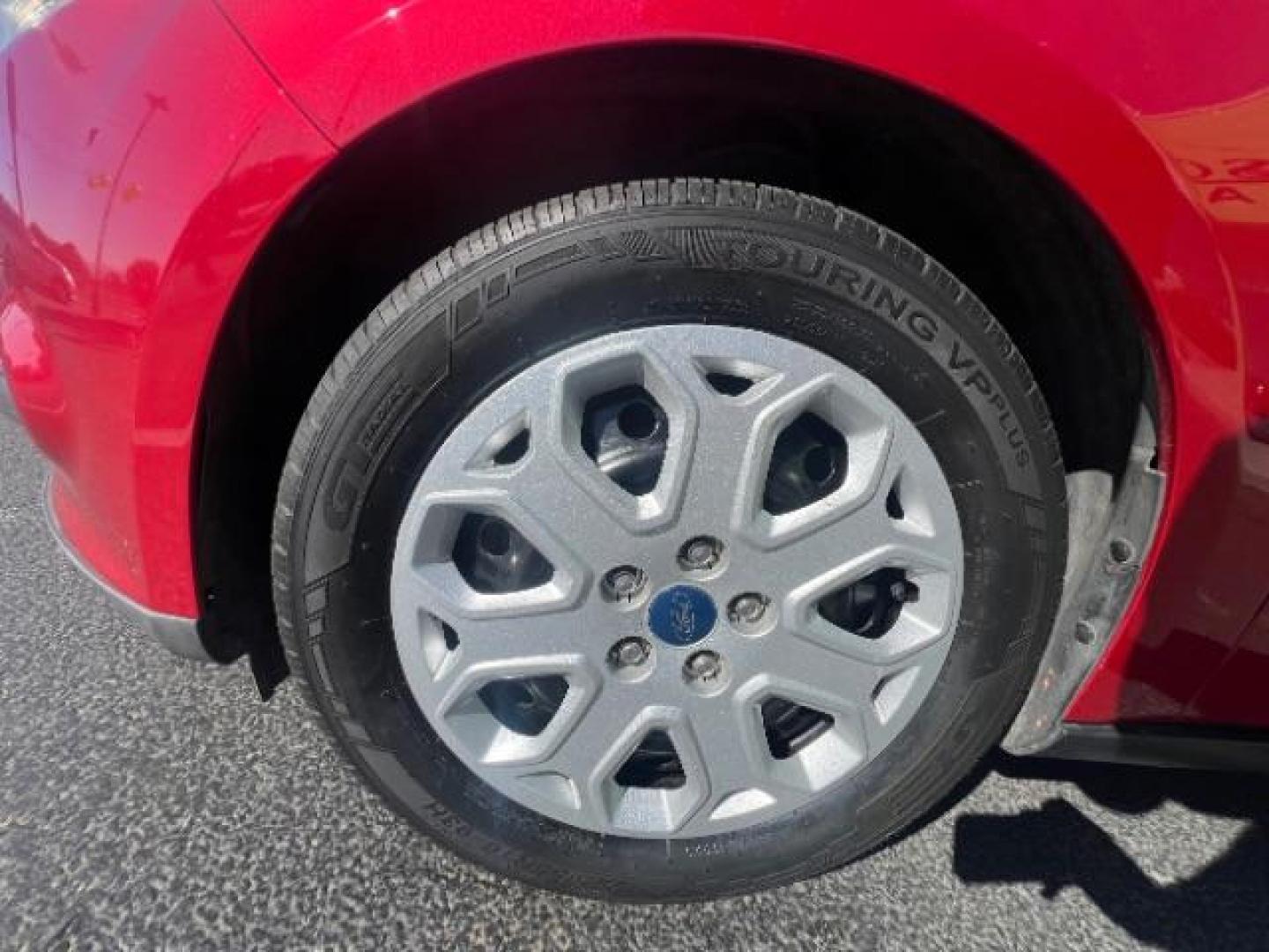 2012 Candy Red Metallic Tinted Clearcoat /Charcoal Black w/Warm Steel Surround Ford Focus SE (1FAHP3K27CL) with an 2L I-4 gasoline direct injection engine, Automatic transmission, located at 1865 East Red Hills Pkwy, St. George, 84770, (435) 628-0023, 37.120850, -113.543640 - We specialize in helping ALL people get the best financing available. No matter your credit score, good, bad or none we can get you an amazing rate. Had a bankruptcy, divorce, or repossessions? We give you the green light to get your credit back on the road. Low down and affordable payments that fit - Photo#10