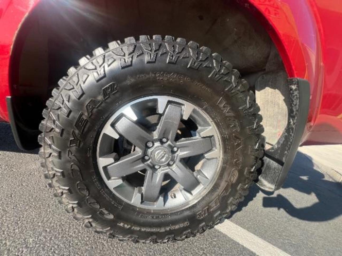 2018 Lava Red /Graphite w/White Stitching, cloth Nissan Frontier PRO-4X Crew Cab 5AT 4WD (1N6AD0EV9JN) with an 4.0L V6 DOHC 24V engine, 5-Speed Automatic transmission, located at 1865 East Red Hills Pkwy, St. George, 84770, (435) 628-0023, 37.120850, -113.543640 - Photo#11