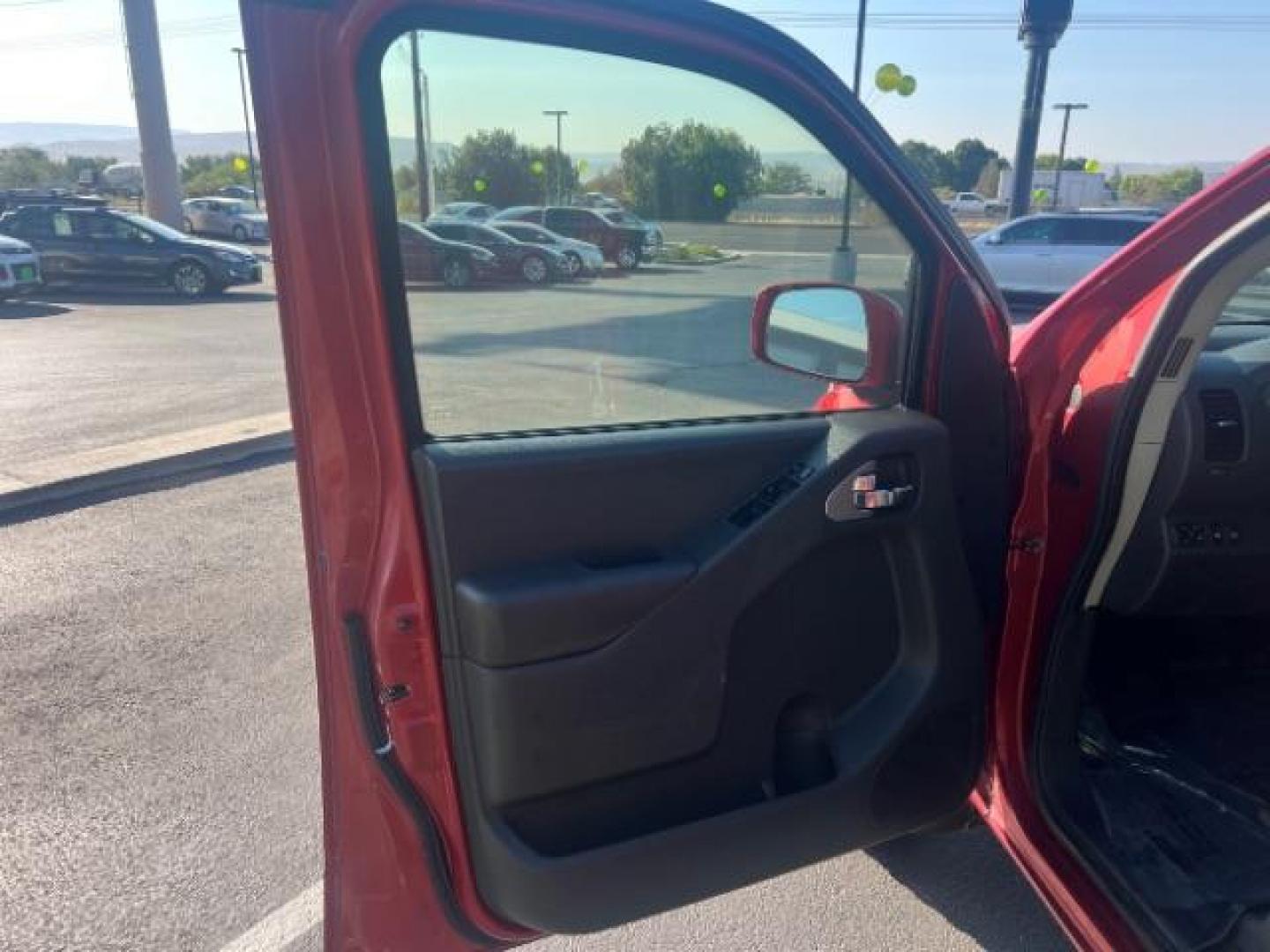 2018 Lava Red /Graphite w/White Stitching, cloth Nissan Frontier PRO-4X Crew Cab 5AT 4WD (1N6AD0EV9JN) with an 4.0L V6 DOHC 24V engine, 5-Speed Automatic transmission, located at 1865 East Red Hills Pkwy, St. George, 84770, (435) 628-0023, 37.120850, -113.543640 - Photo#12